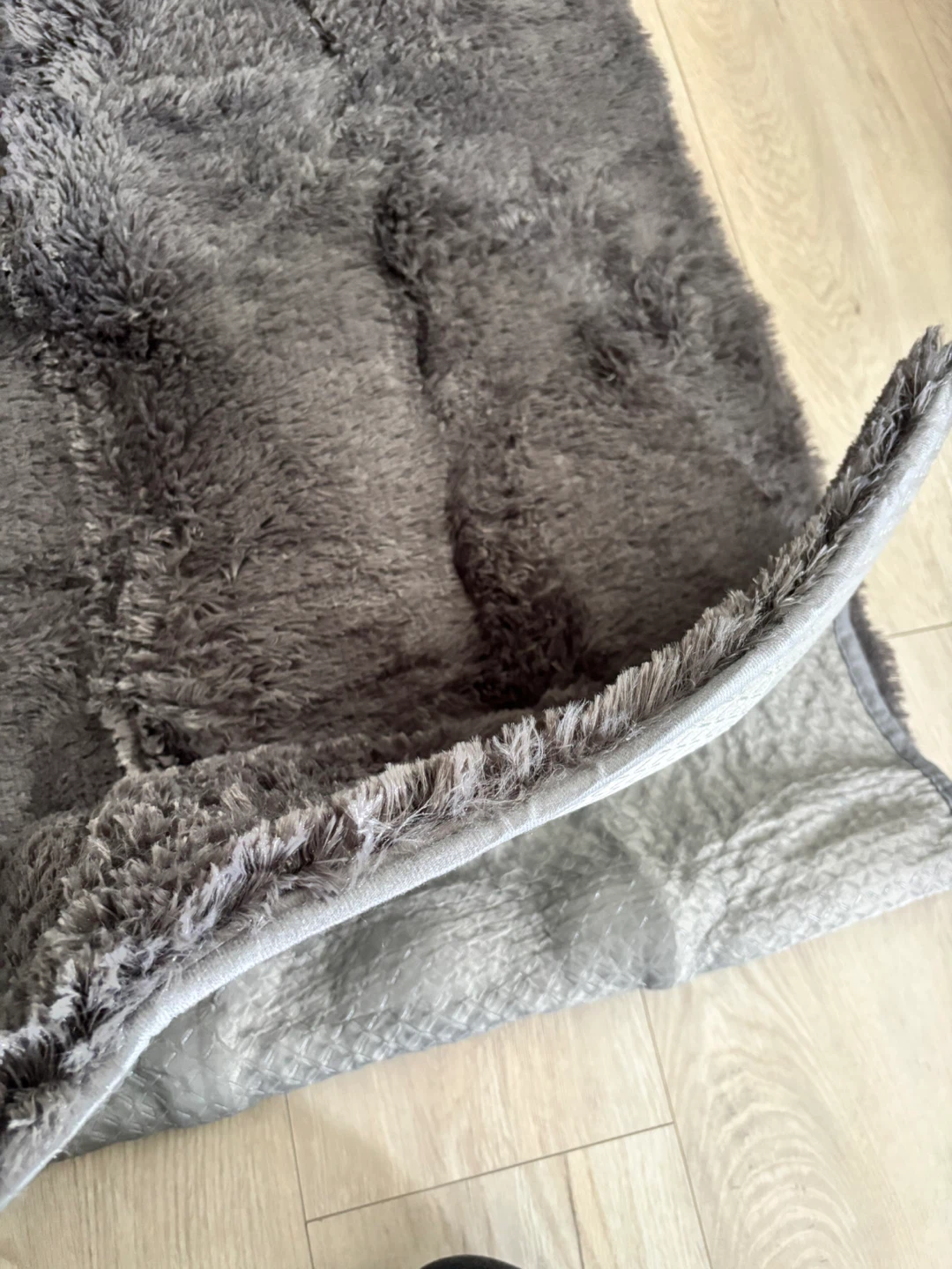 NEW Area Rug - 4ft x 5ft 8" - photo 5
