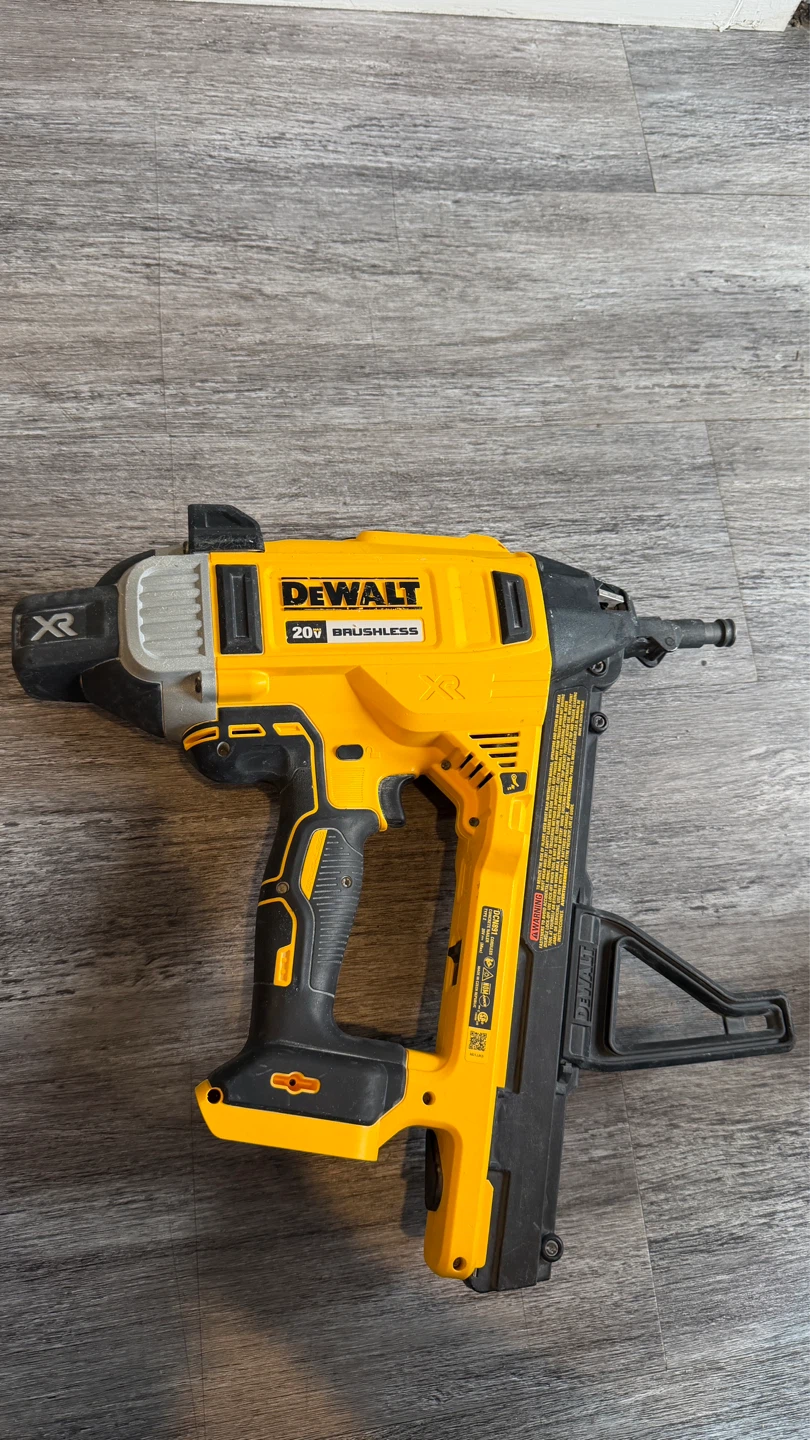 DeWalt 20V XR Brushless Cordless Nailer