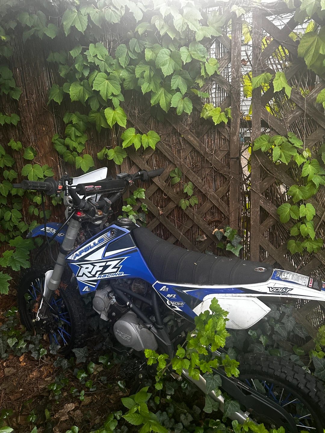 Apollo RFZ Dirt Bike