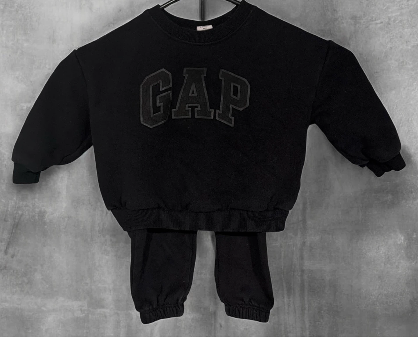 Black Gap Sweatshirt and Pants Set