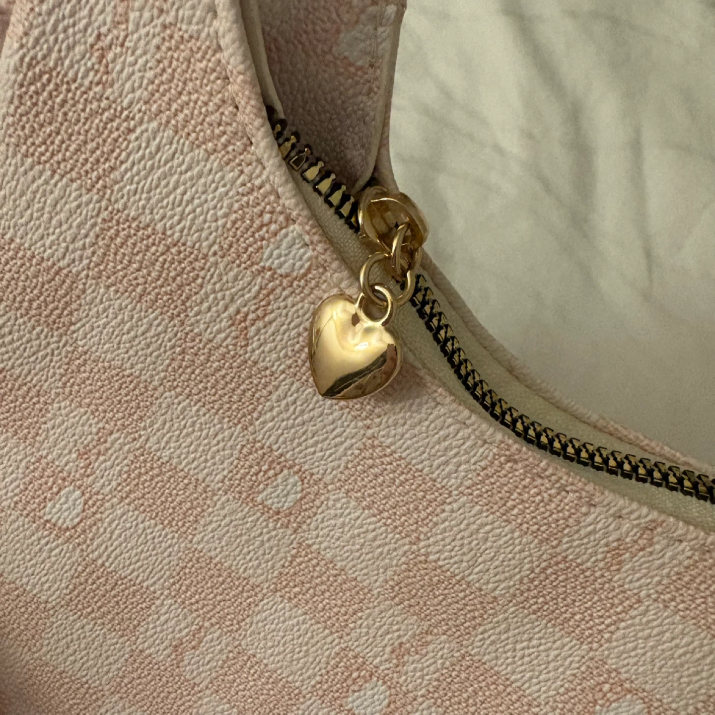 Pink Shoulder Bag with Heart Charm - photo 3