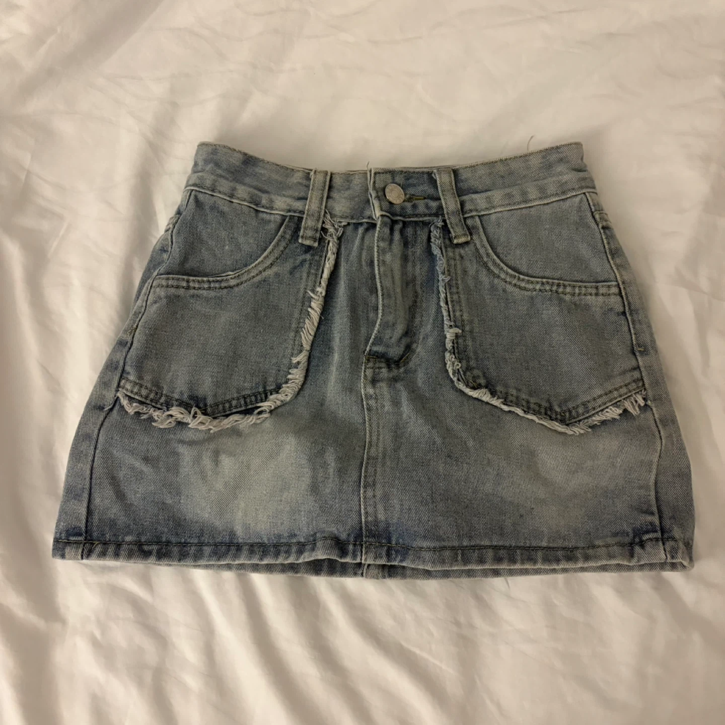 KIDS L / XXS - Light Wash Denim Mini Skirt with Frayed Details
