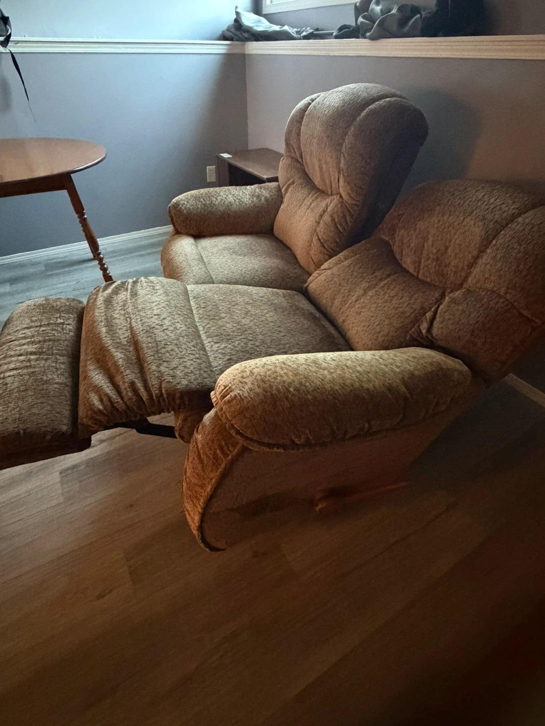 Brown Loveseat Recliner - photo 4