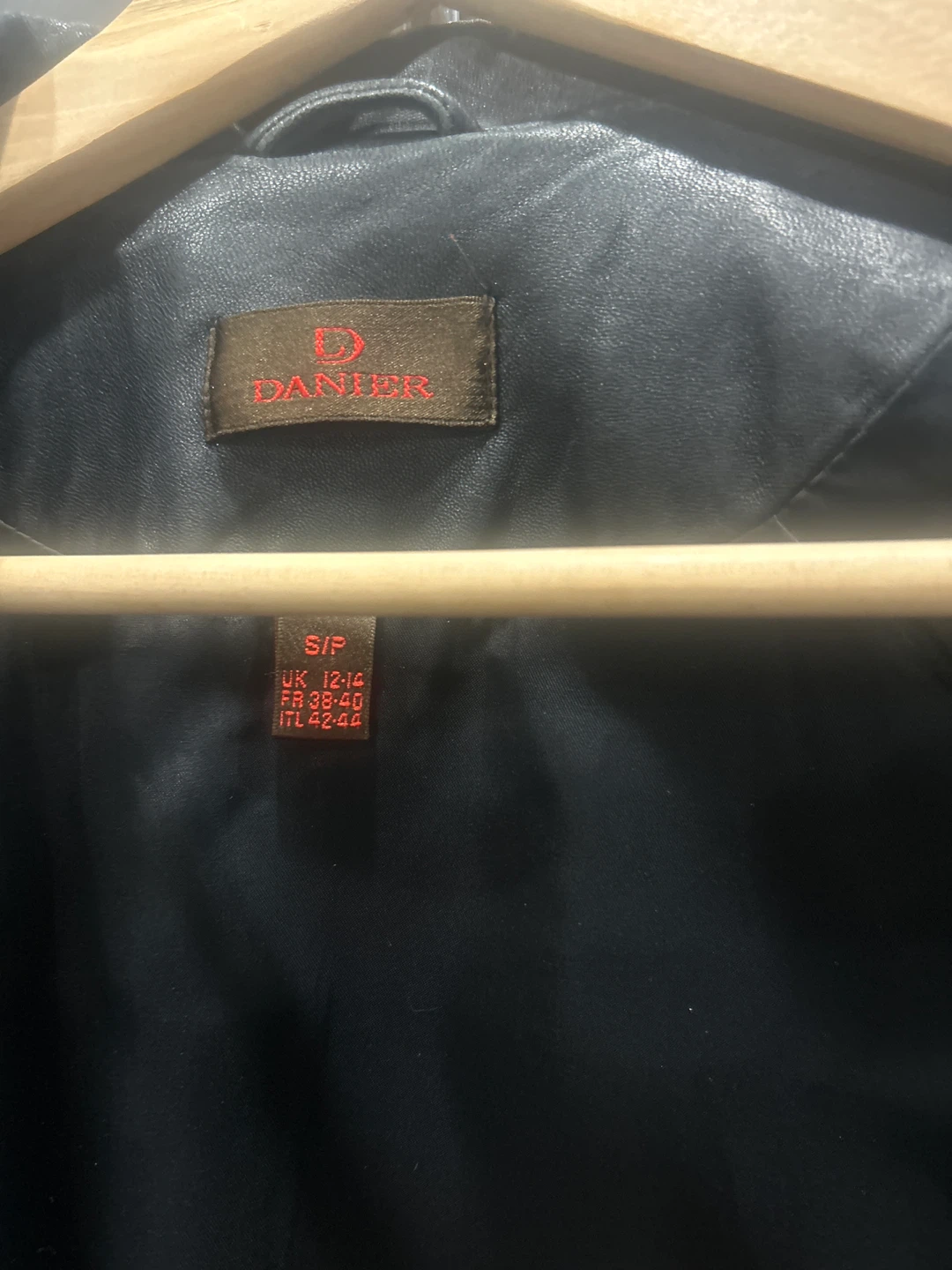 Danier Leather Trench Coat S/P - photo 2