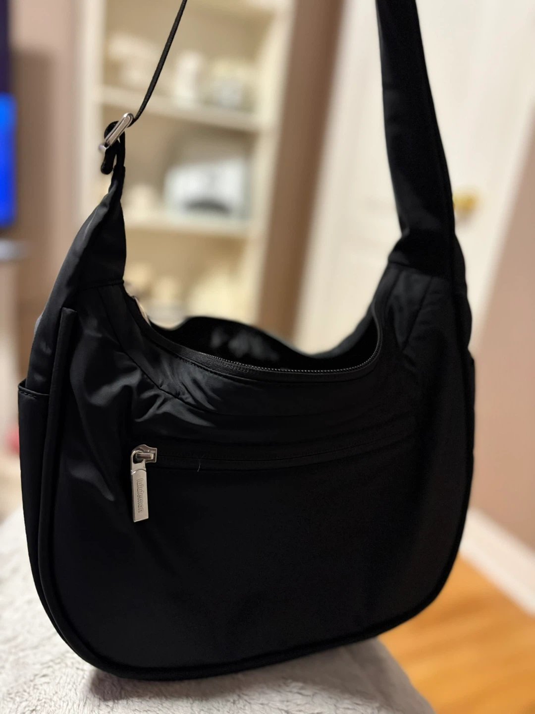 Lululemon Essentials Shoulder Bag in Black - photo 5