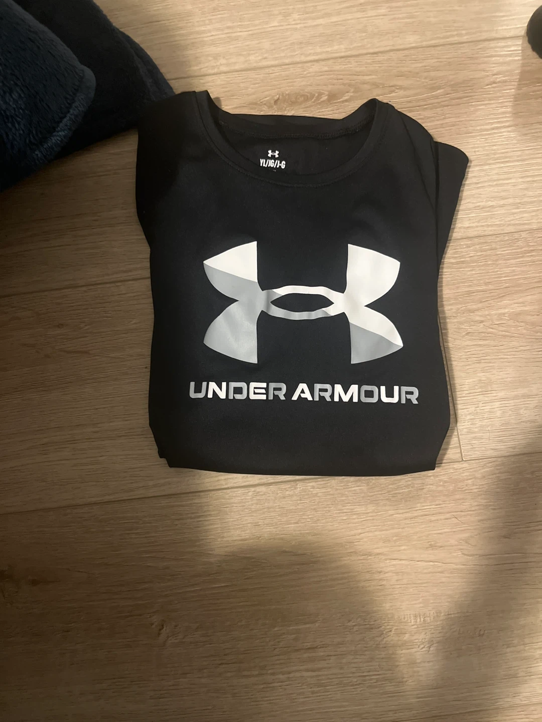 Under Armour Youth Black T-Shirt Size YL/G/G
