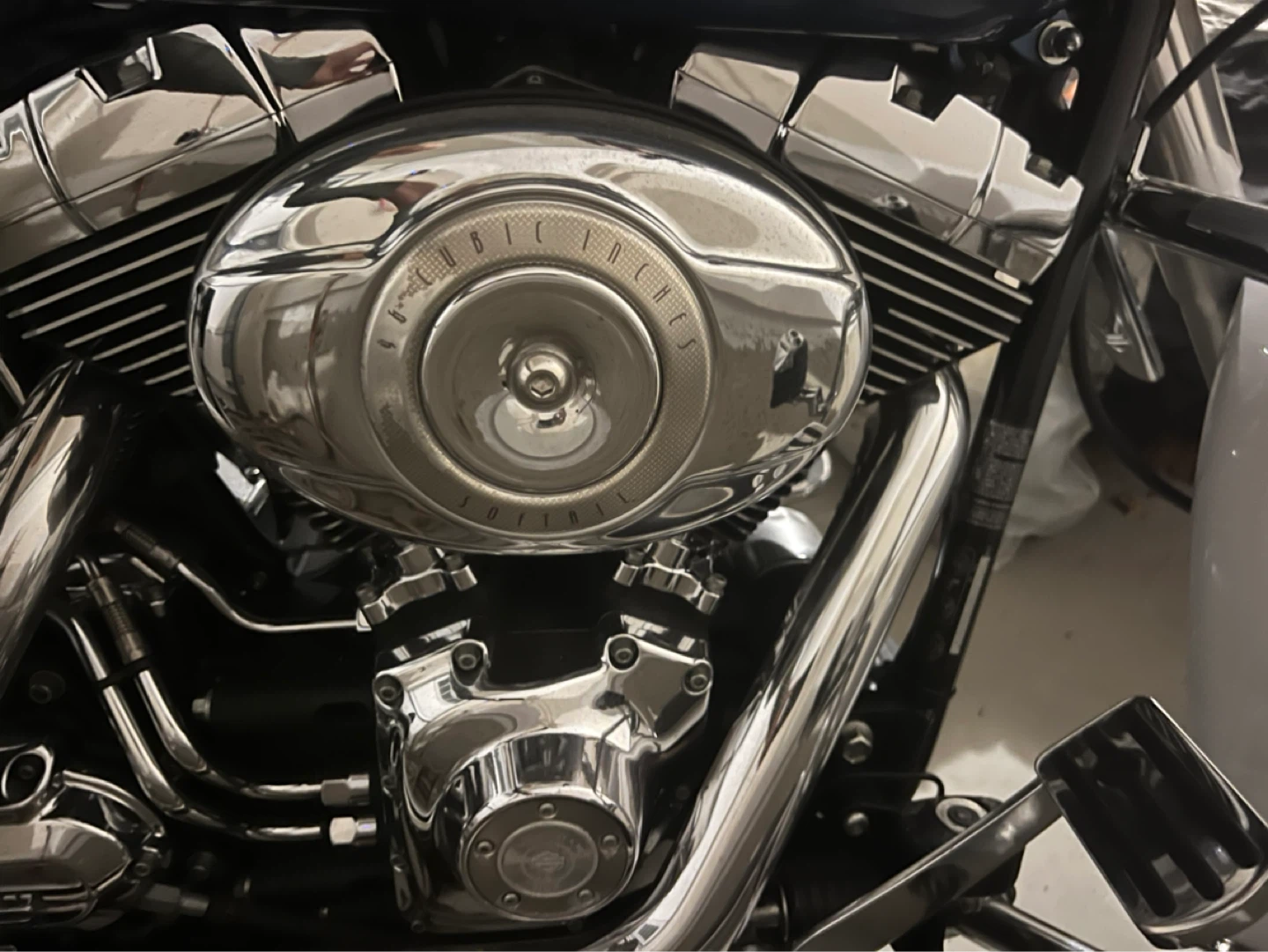 2007 Harley-Davidson Softail Deluxe Motorcycle - photo 3