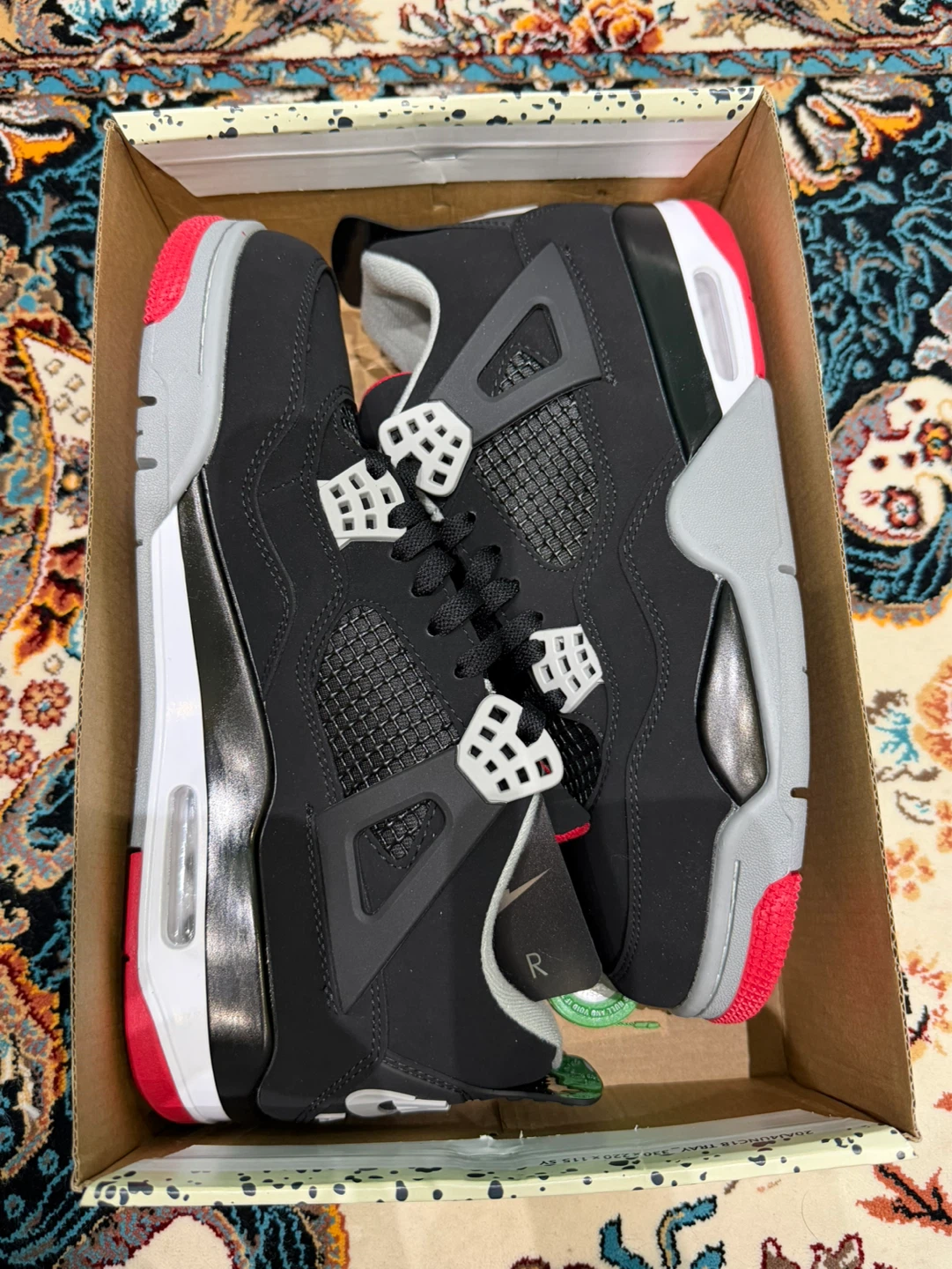 Air Jordan 4 "Bred"