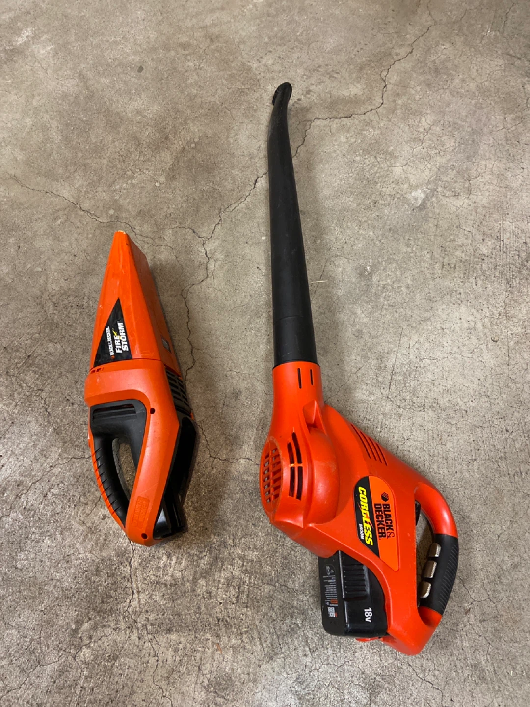 Black & Decker Cordless Leaf Blower and Handheld Vacuum Set - photo 3