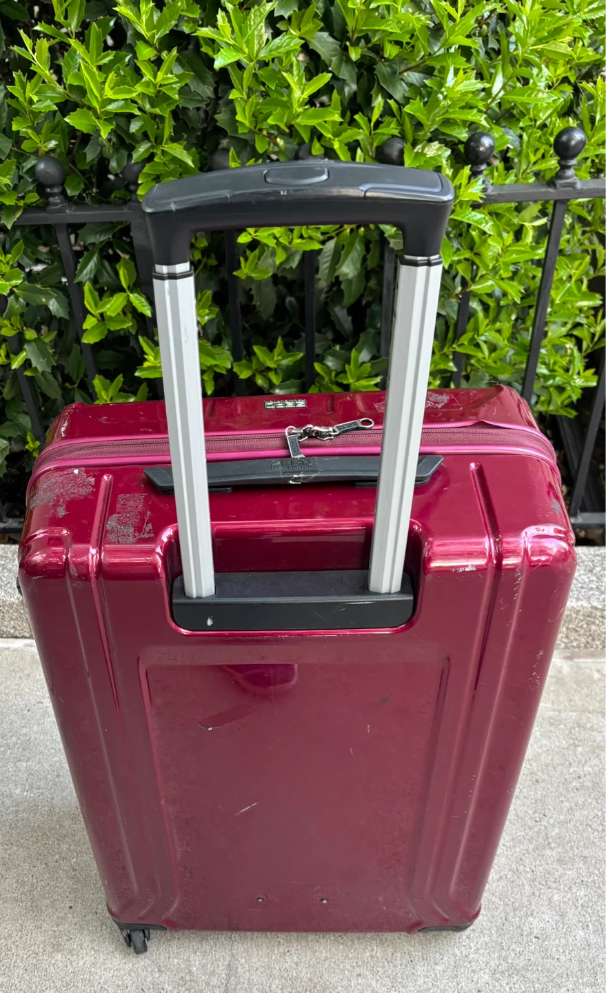 Light Luggage 22” Hardside Spinner Suitcase - photo 5