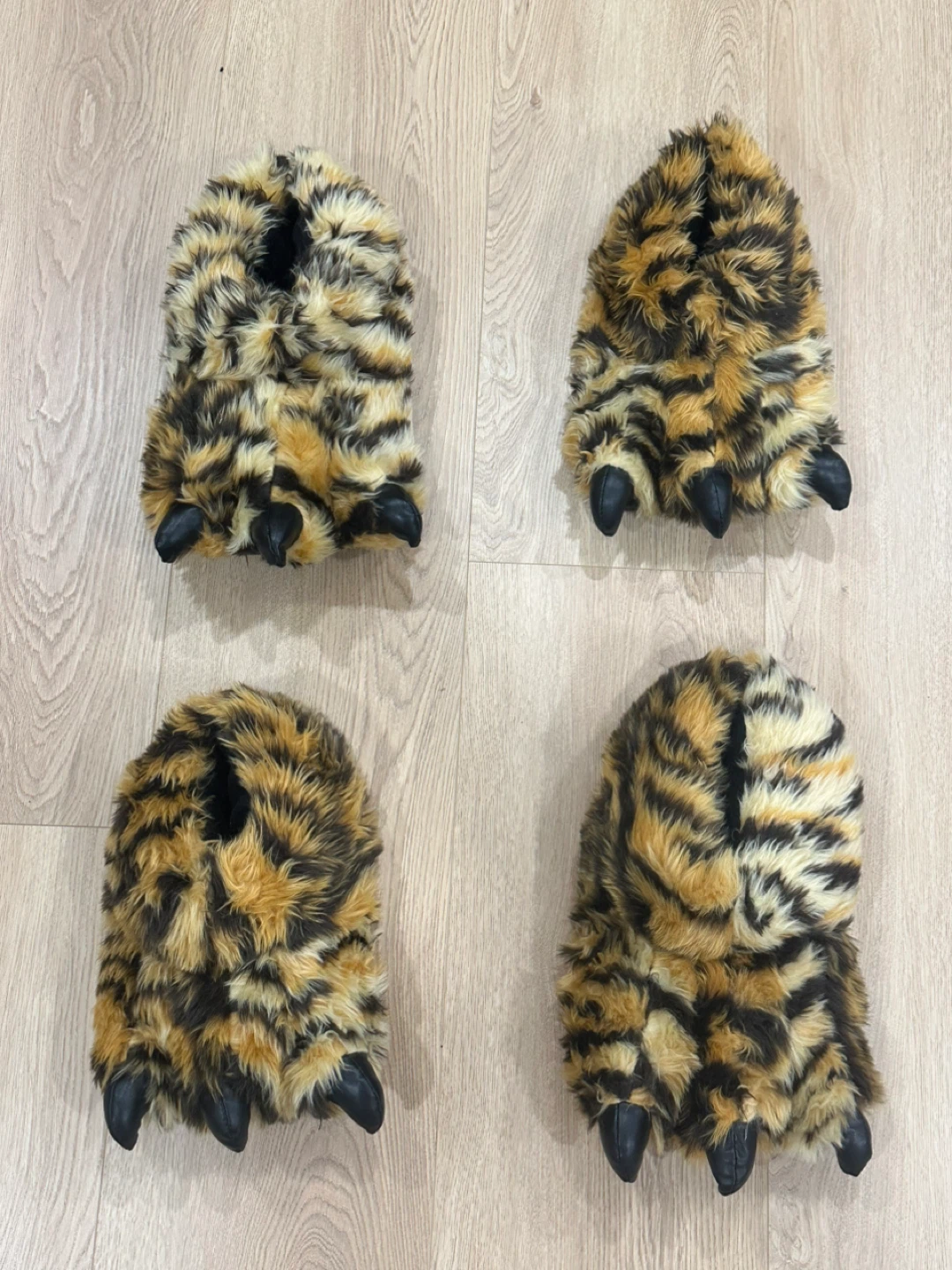 Tiger Paw Slippers - Pair