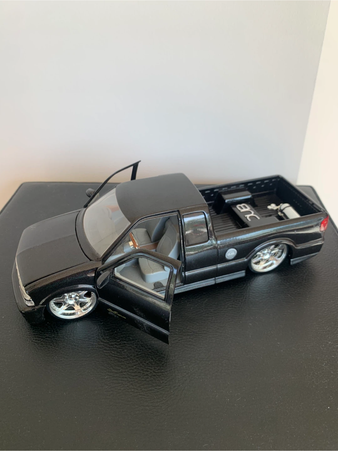 DUB 1:24 Scale Black Lowrider Pickup Truck Model - photo 5