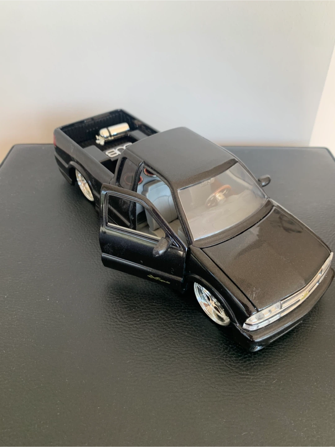 DUB 1:24 Scale Black Lowrider Pickup Truck Model - photo 4