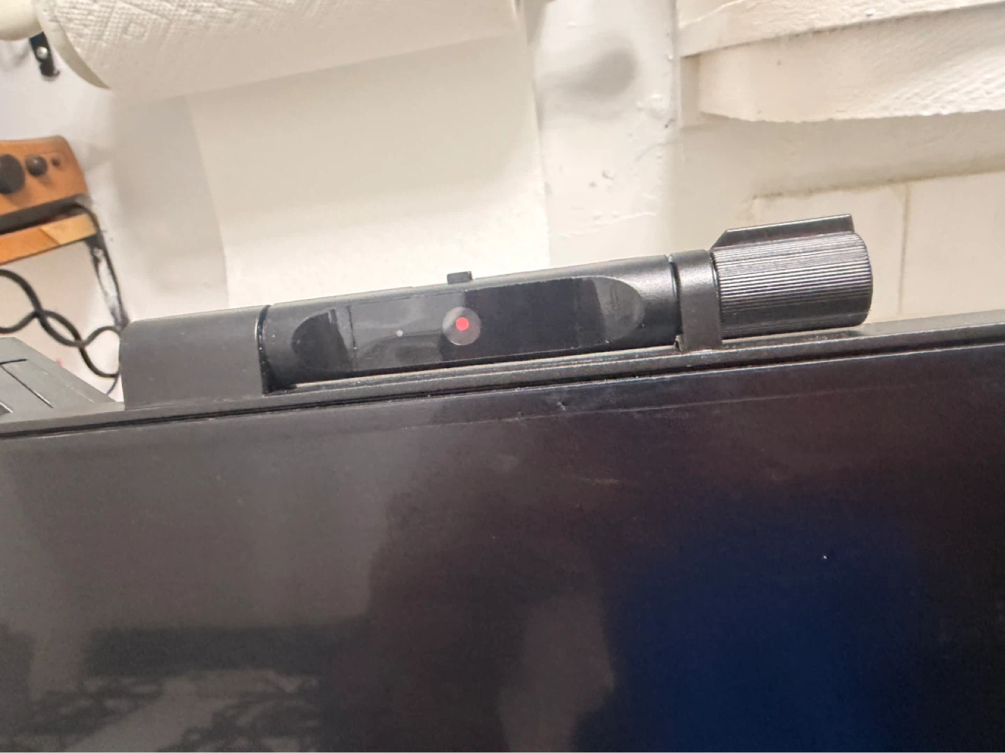 Lenovo ThinkCentre PrivateVue Monitor with Webcam - photo 4