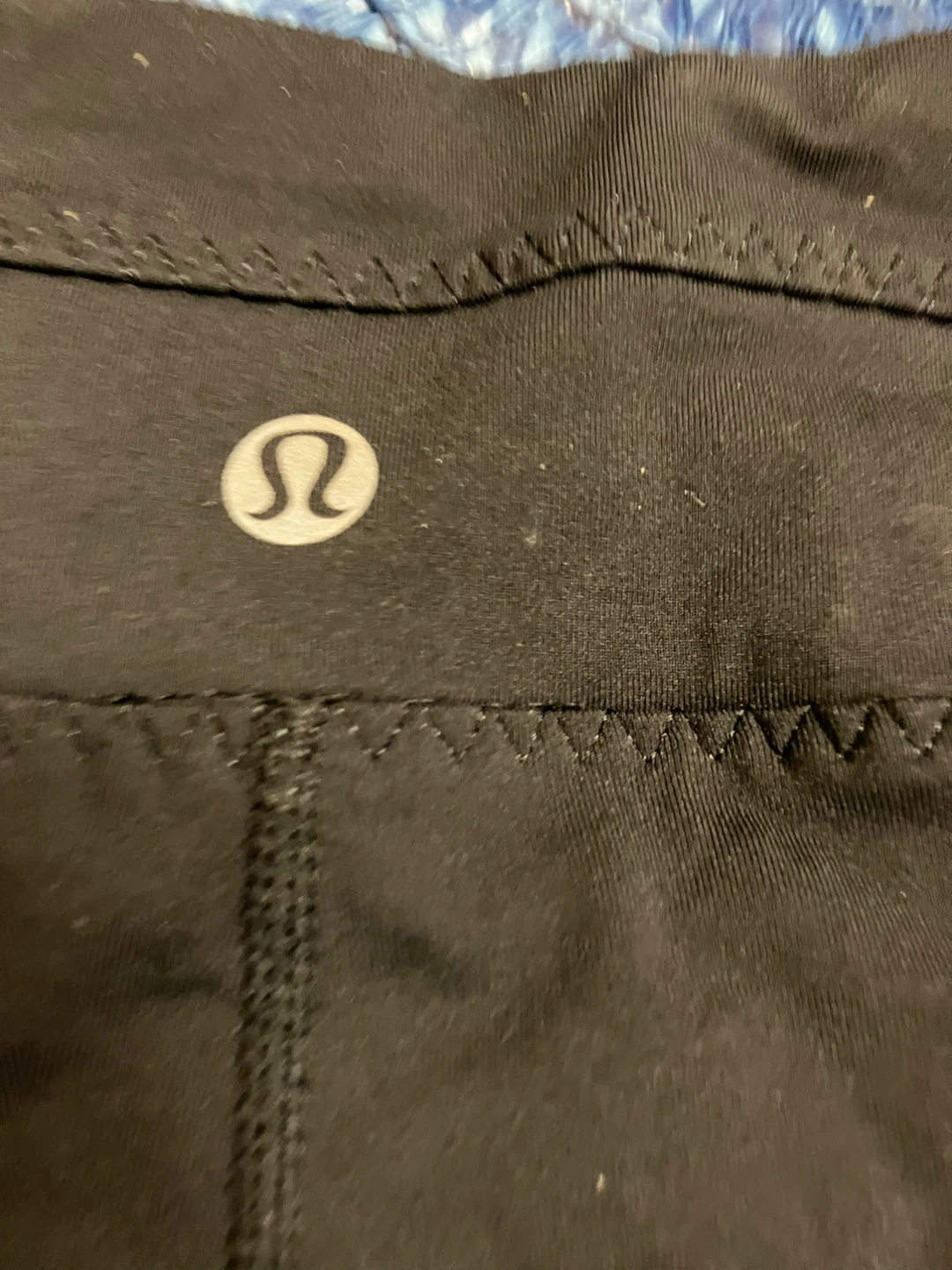 Lululemon Black Shorts Size 4 - photo 3