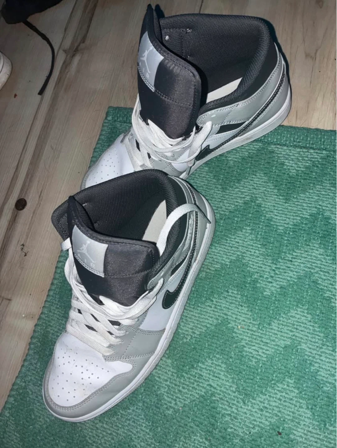 Nike Air Jordan 1 Mid SE Shoes