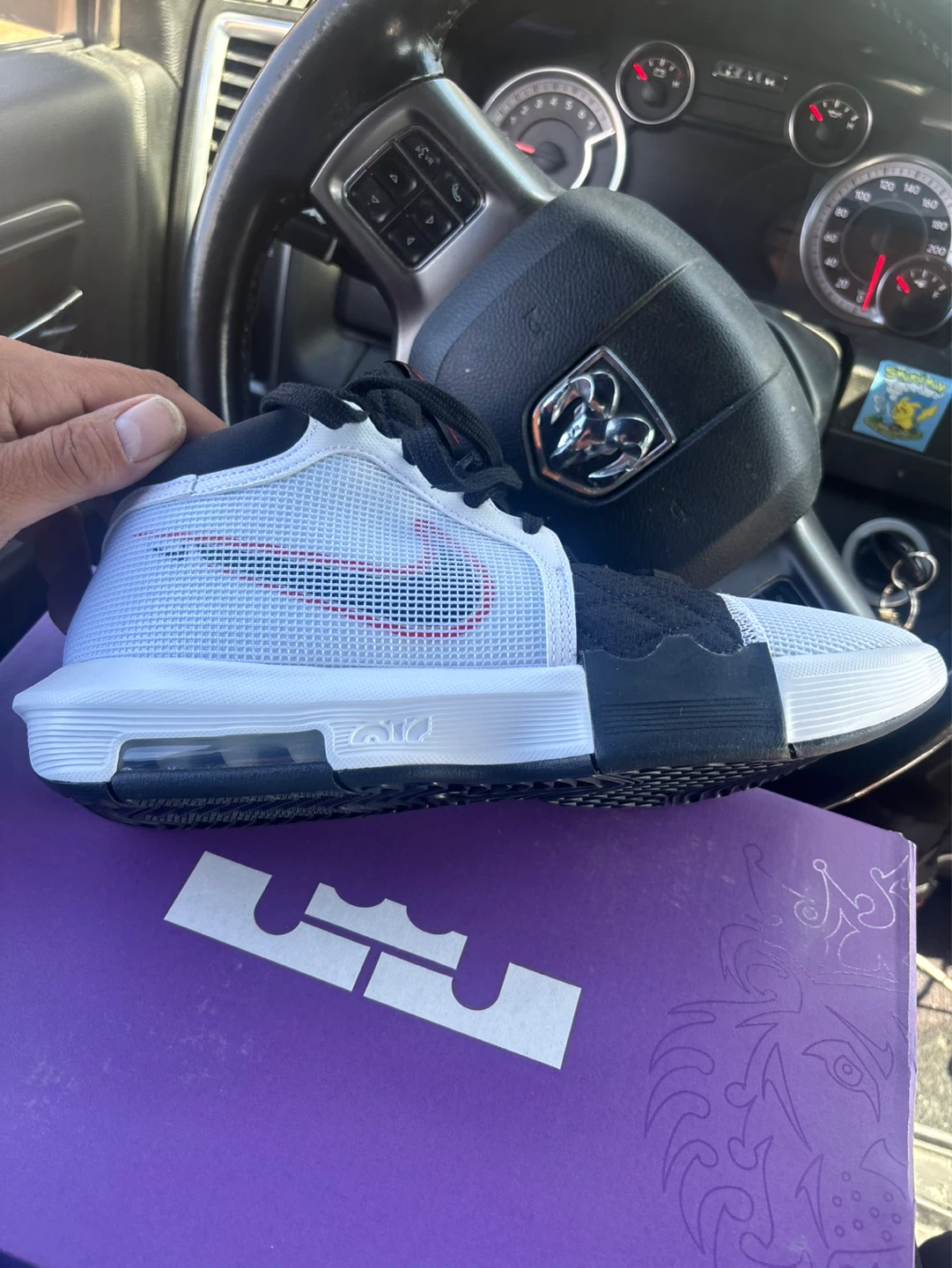 Nike LeBron Witness VIII basketball shoes