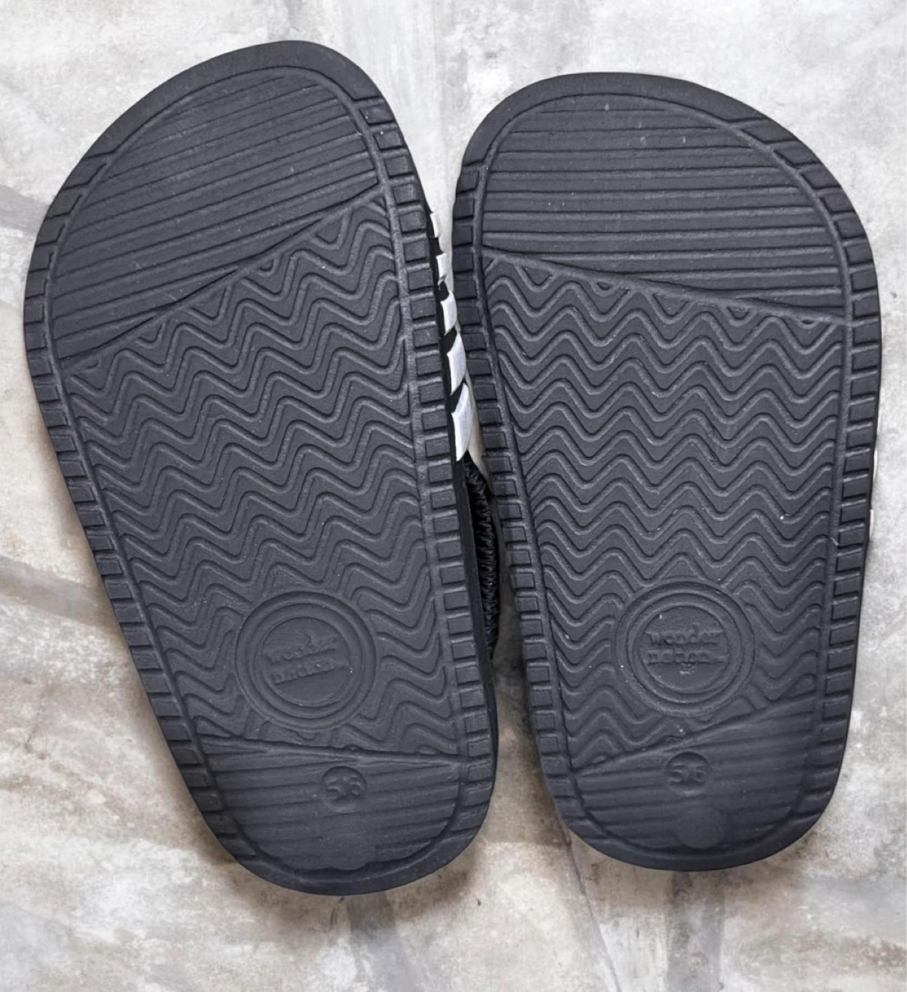 Wonder Nation Kids Slides Black White Size 5/6 - photo 2