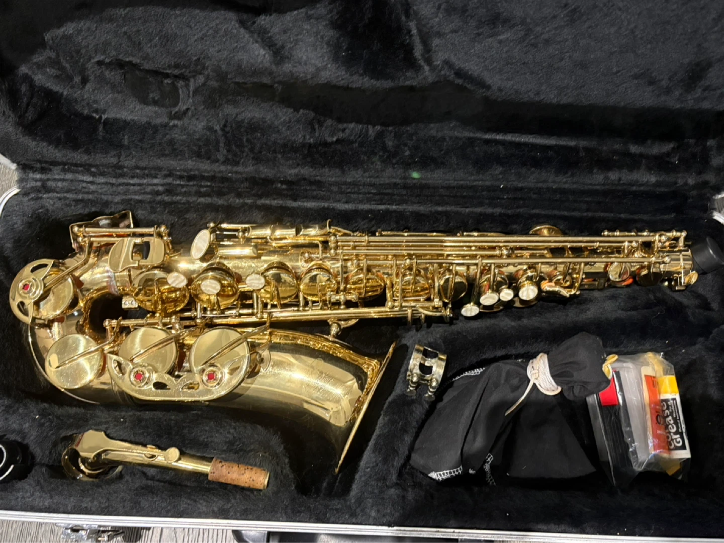 Carlton Alto Saxophone with Case and Accessories - photo 2