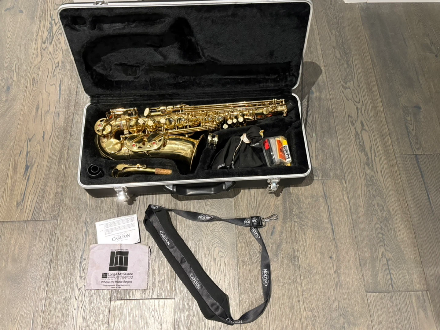 Carlton Alto Saxophone with Case and Accessories - photo 3