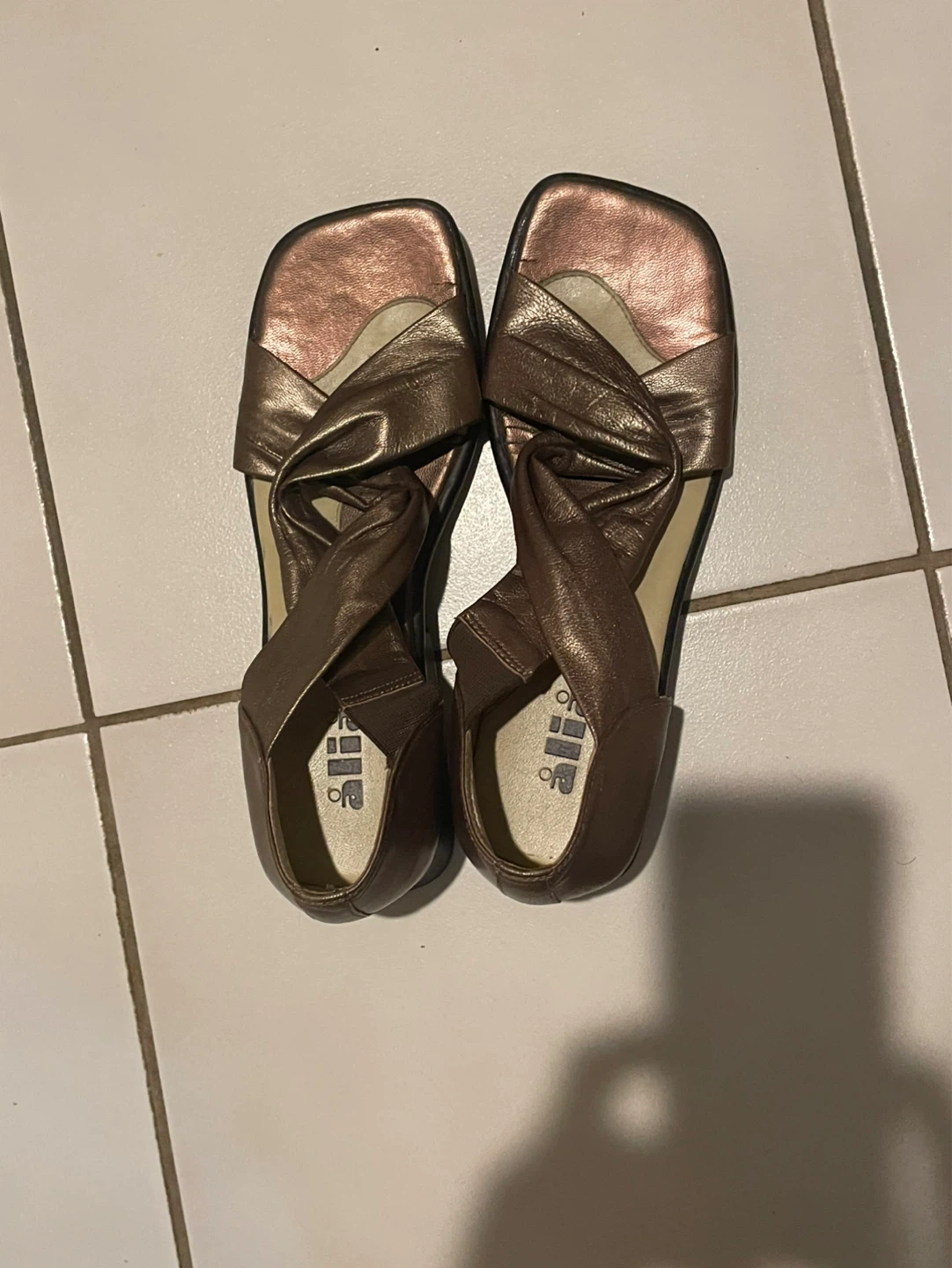 Aerosoles Sandals Brown/Gold Metallic Leather Size 6M