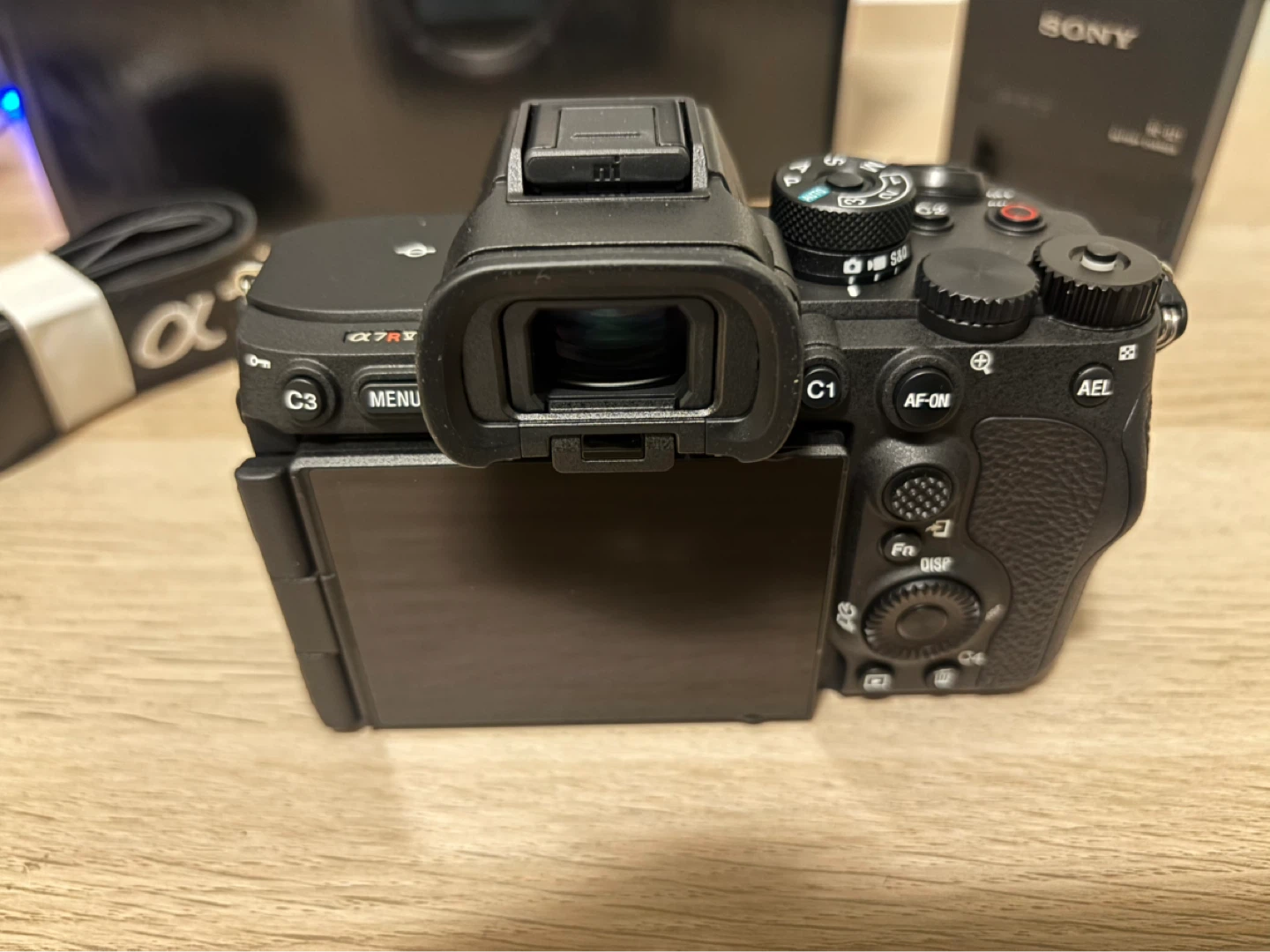 Brand New Sony Alpha a7R5 Mirrorless Camera - photo 3