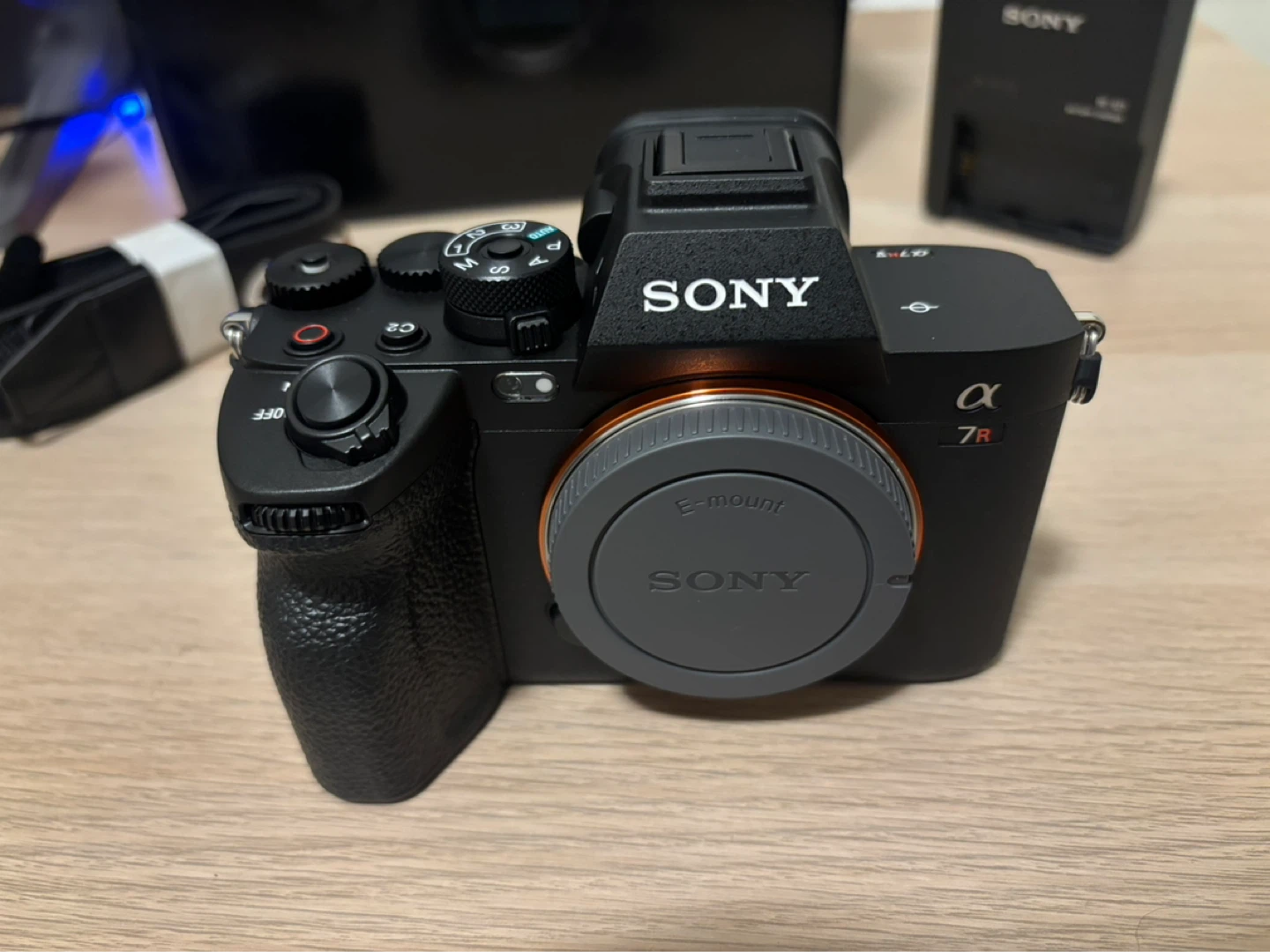Brand New Sony Alpha a7R5 Mirrorless Camera - photo 2
