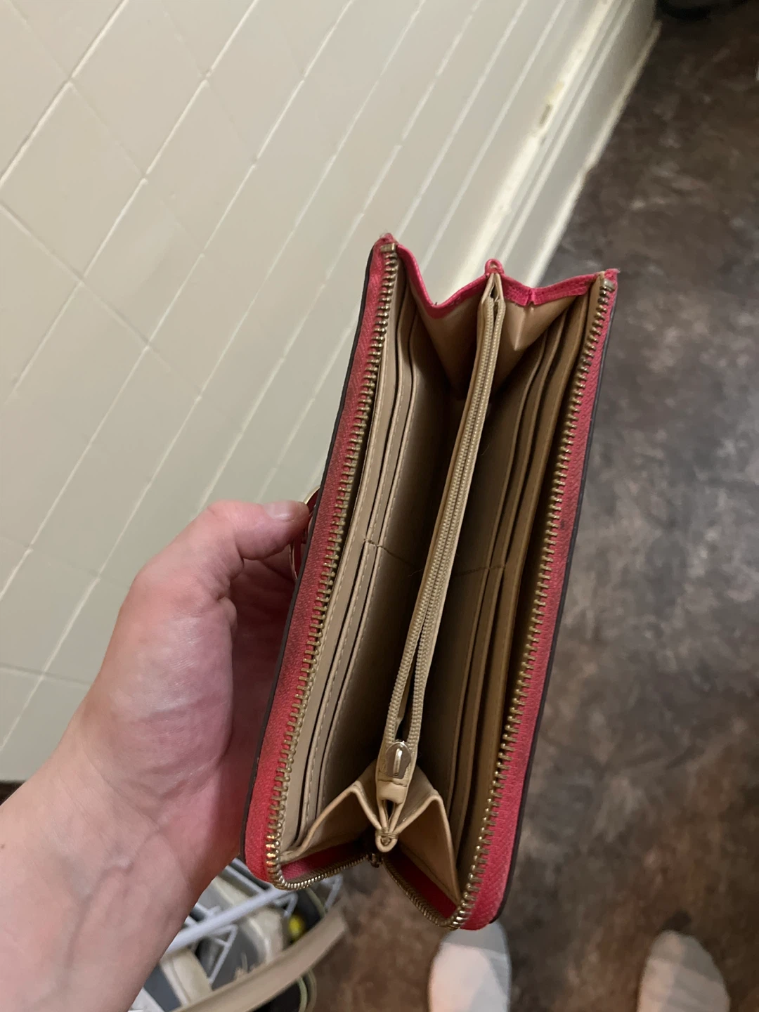 Guess Pink Zip Around Wallet - photo 2