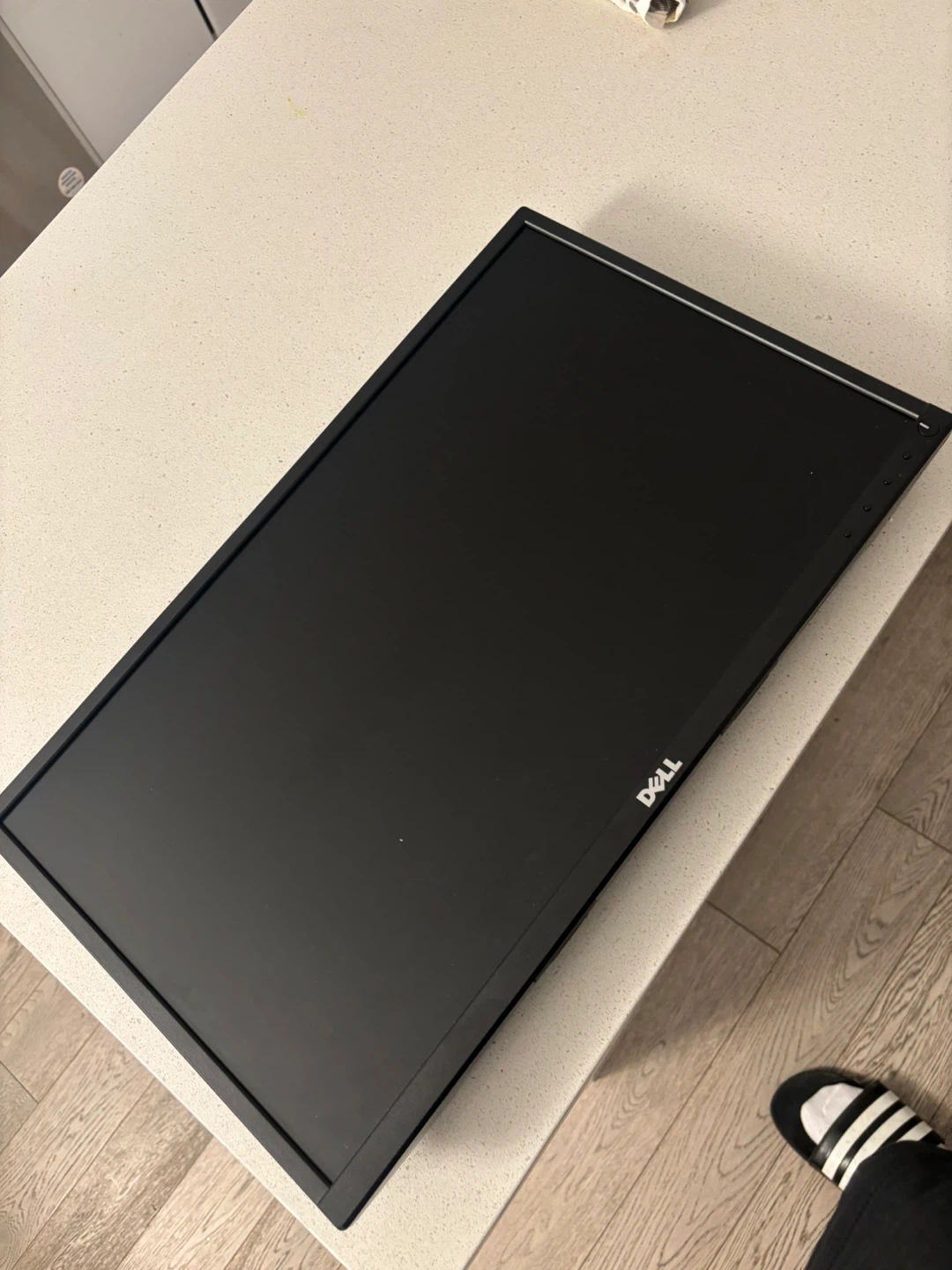 Dell Monitor with Hand stand and wired Mouse - photo 2