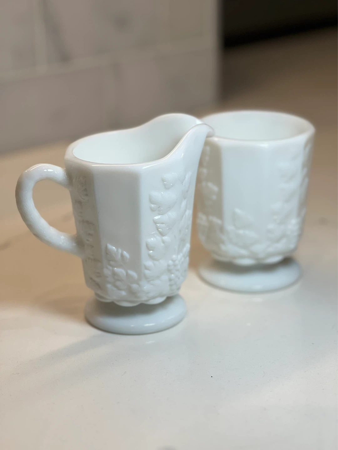 Vintage Westmoreland Glass Sugar Bowl & Creamer Set - photo 2