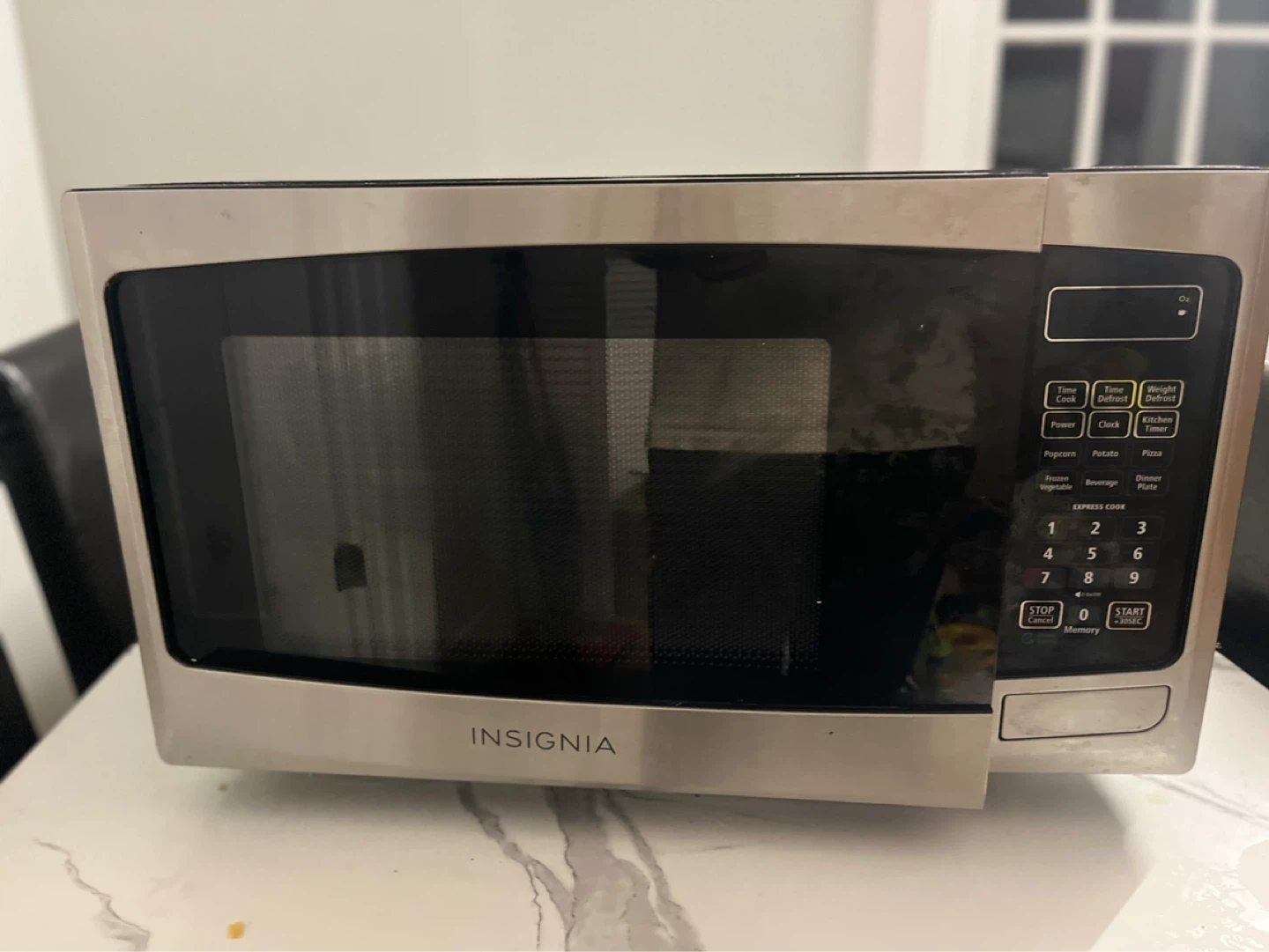 Insignia Stainless Steel Microwave Oven