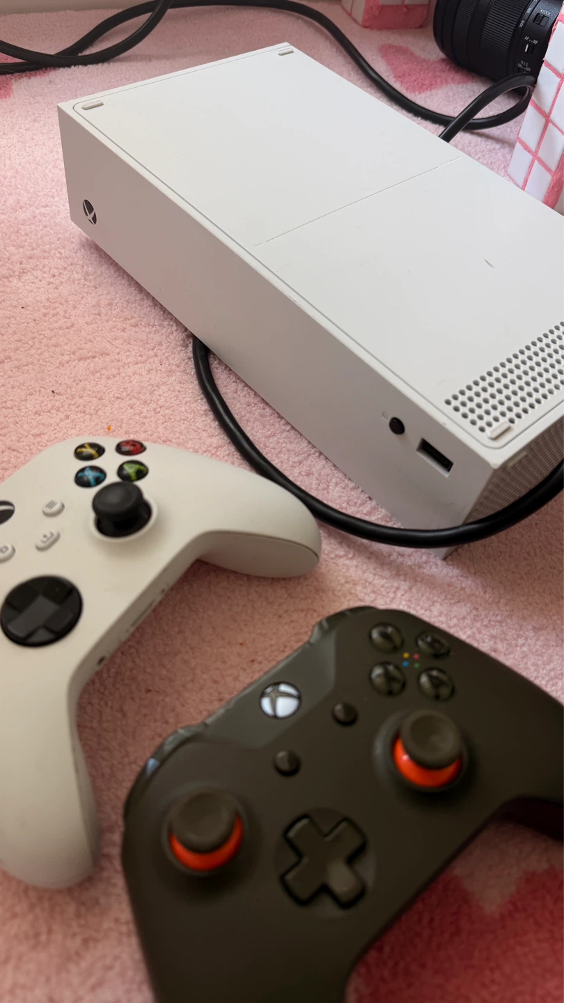 Xbox Series S 512 GB SSD Console - photo 2