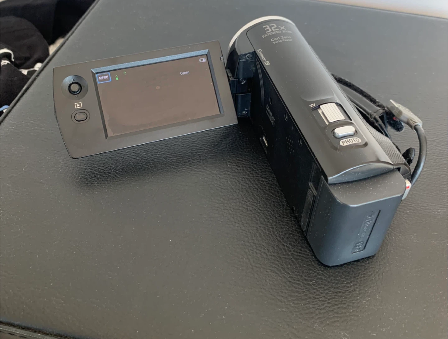 Sony HD AVCHD Camcorder with 32x Extended Zoom - photo 3