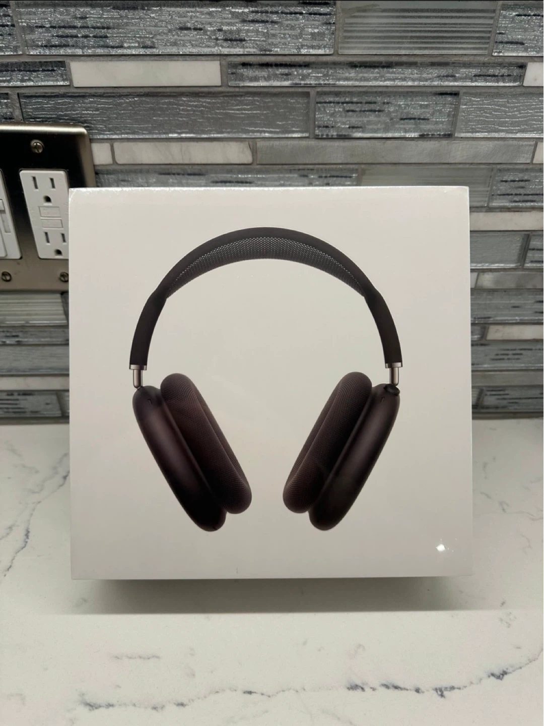Apple AirPods Max Midnight- Brand New and Sealed USBC
