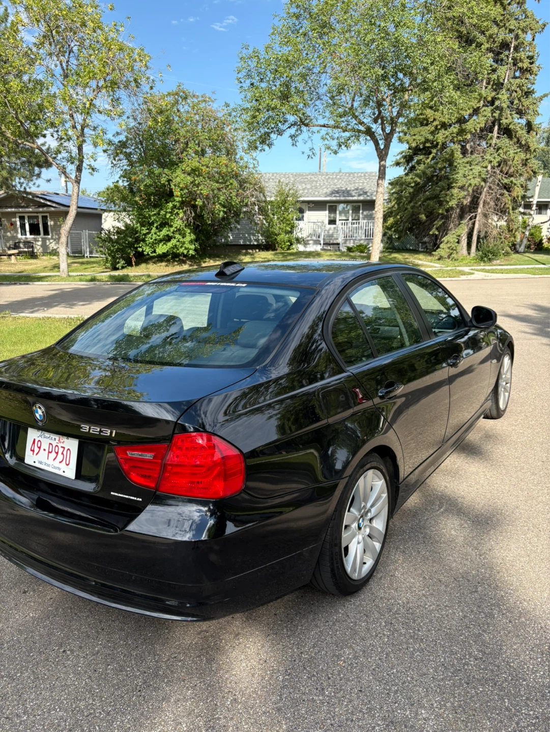 2011 BMW 323i Sedan - photo 4
