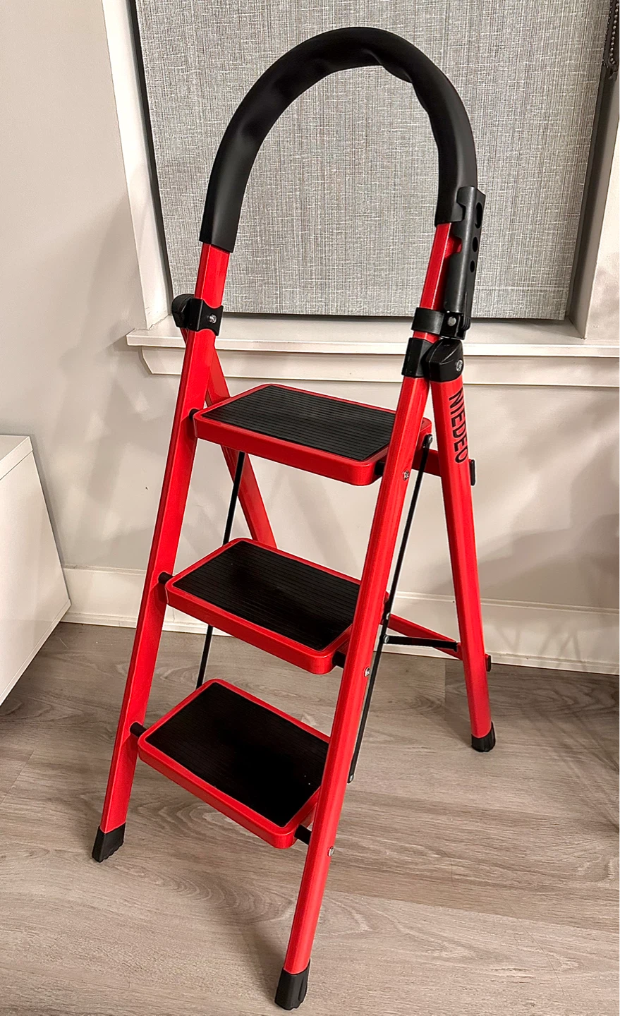 RED 3-Step Ladder