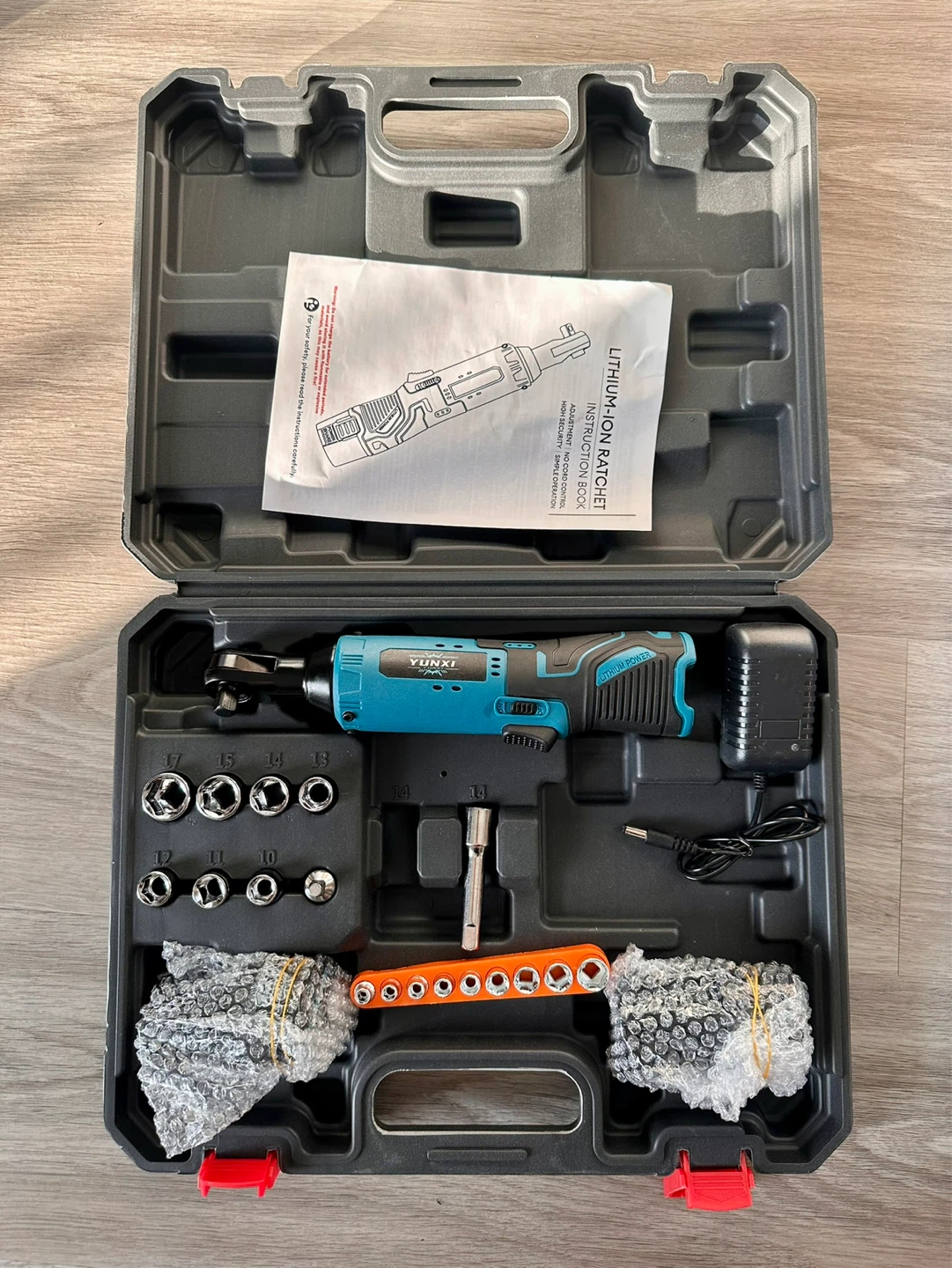 YUNXI Lithium-Ion Ratchet Wrench Set