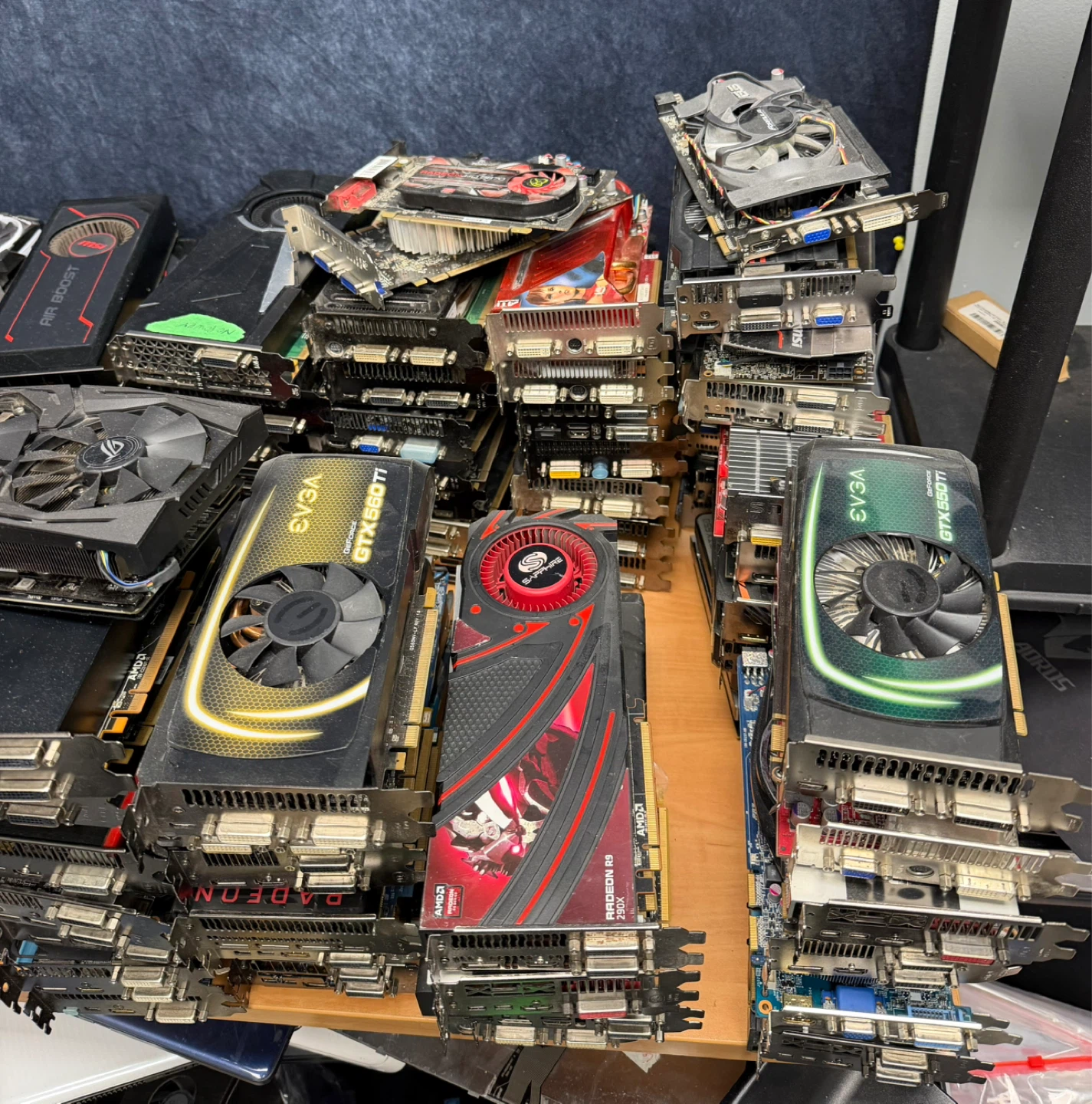 100+ GPUs Bulk Lot Untested RX GTX Mixed Models - photo 3