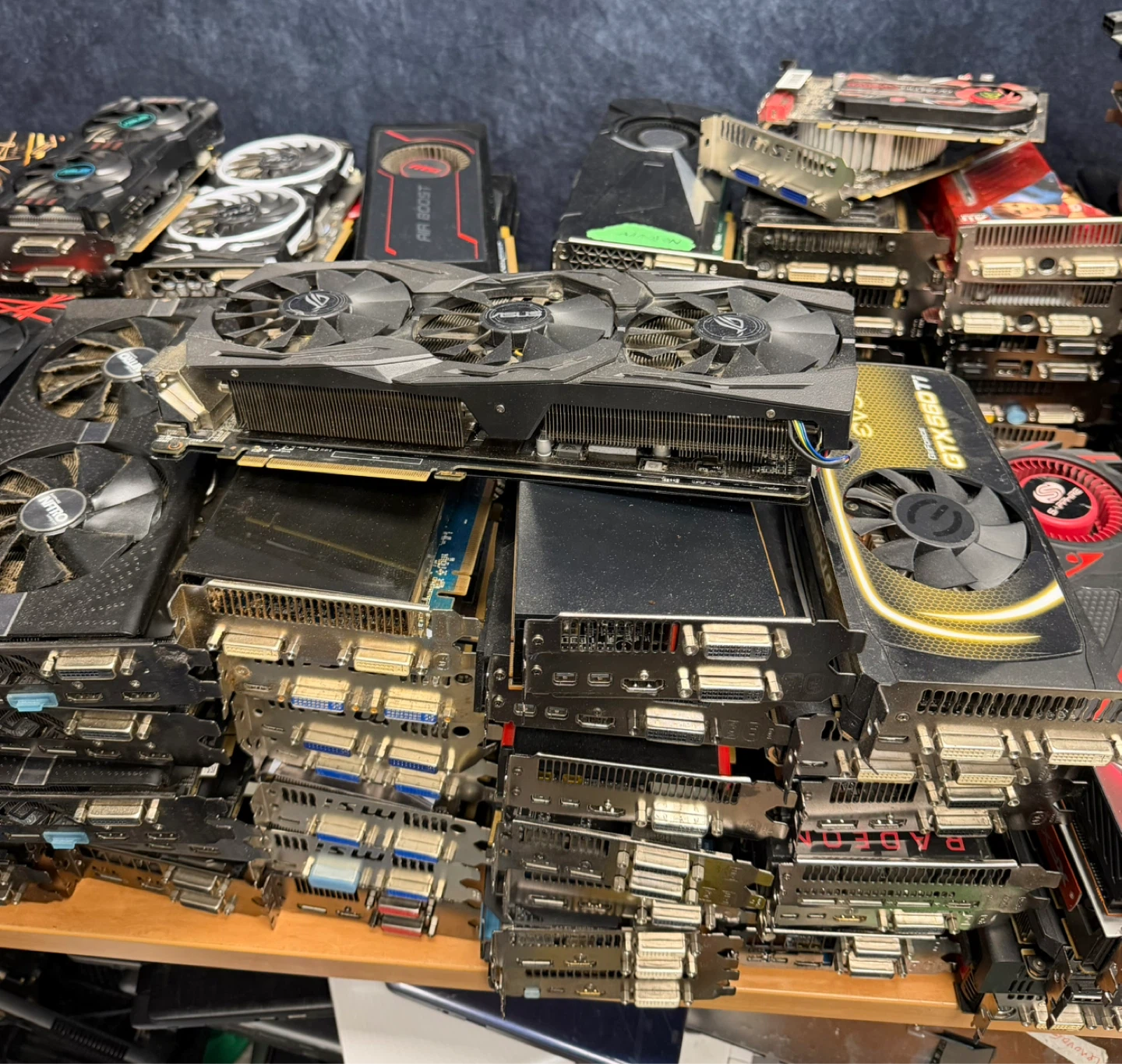 100+ GPUs Bulk Lot Untested RX GTX Mixed Models - photo 4