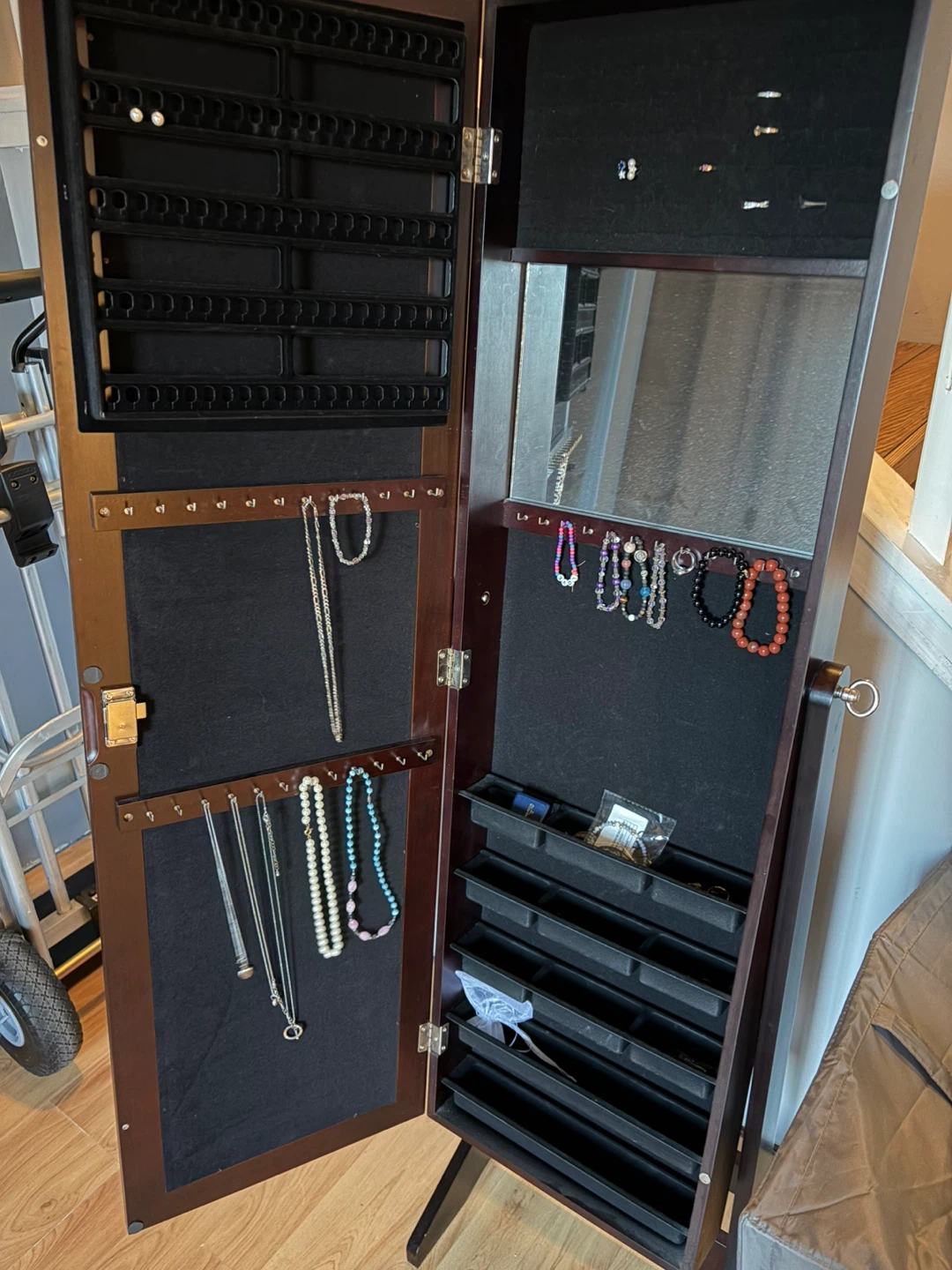 Free standing mirror/jewelrycabinet - photo 3