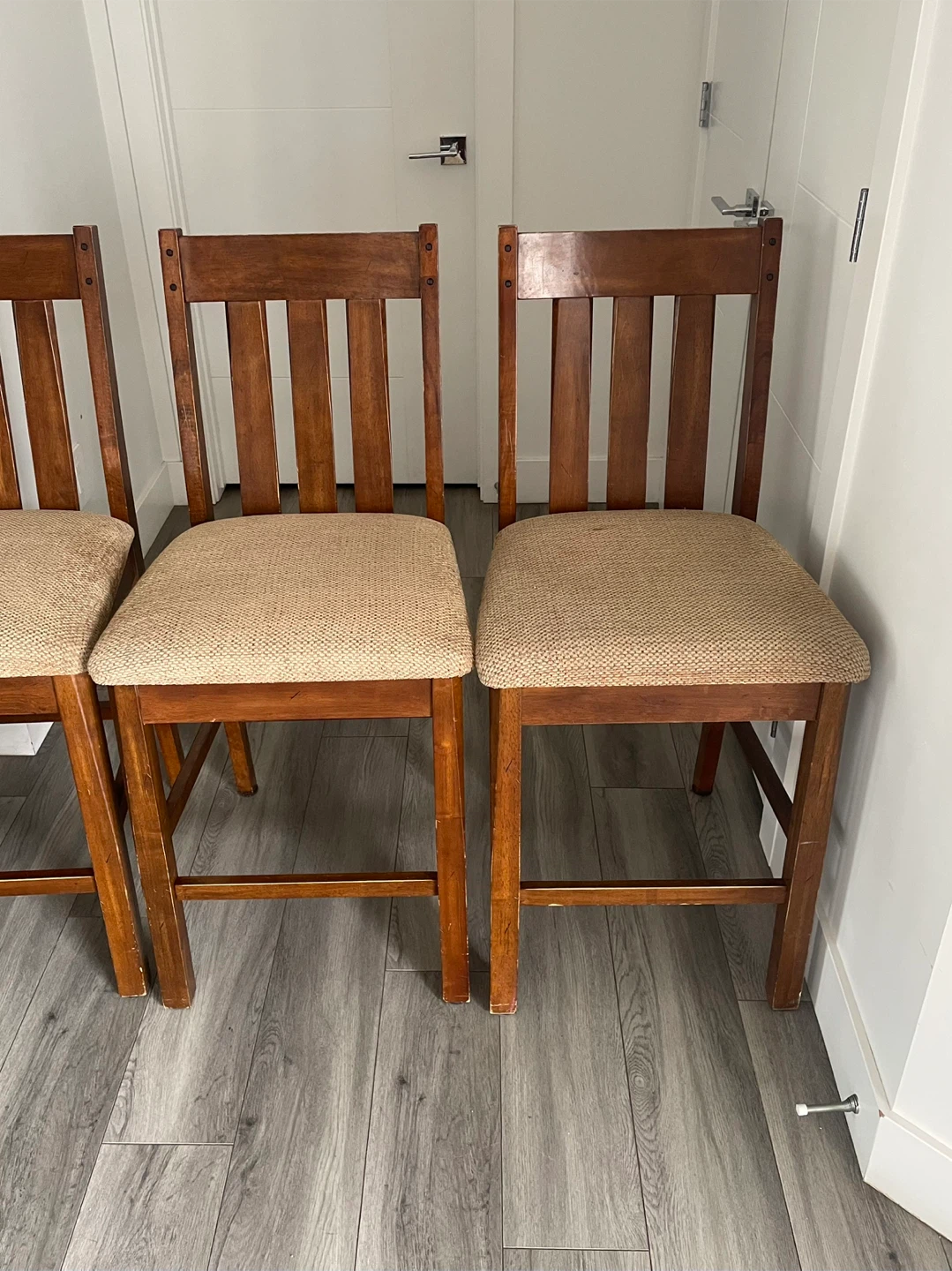4 Bar Stools - photo 3
