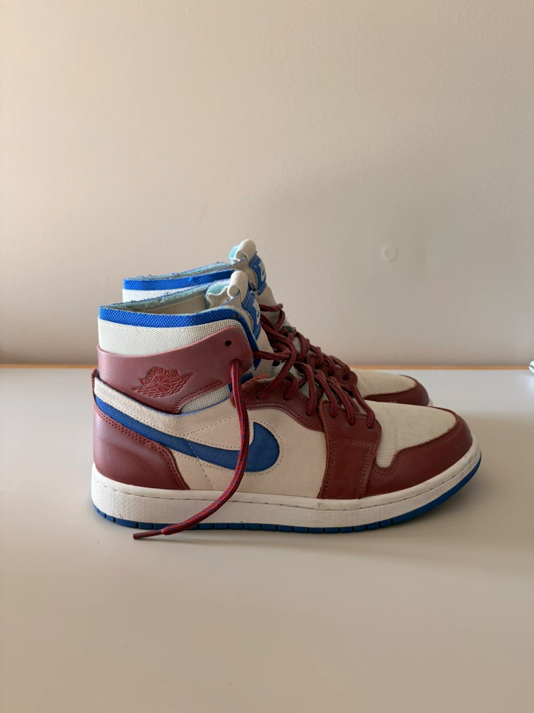 Air Jordan 1 High Zoom Air Sneakers -Size 8.5 men’s, 10 women’s - photo 2