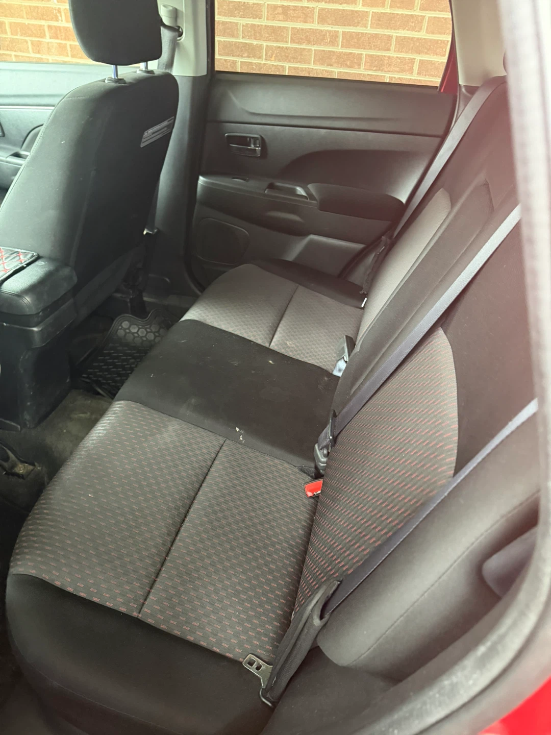Red Mitsubishi RVR SUV - 109,728 km - photo 5
