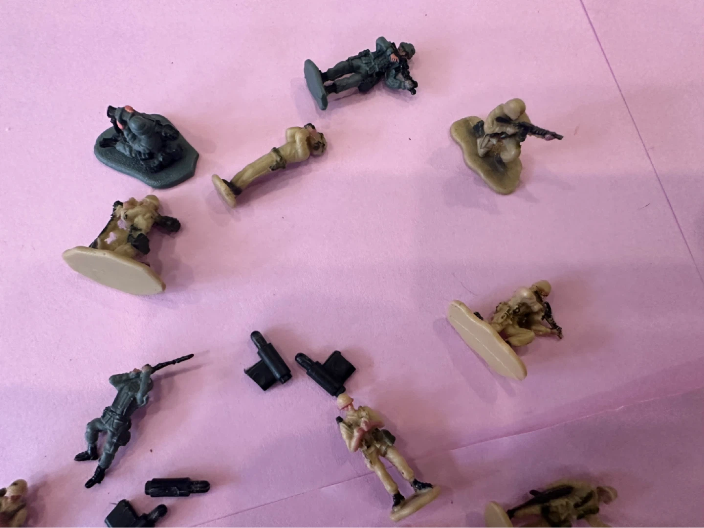 Vintage Micro Machines Military Army Soldiers Figures Lot - photo 4