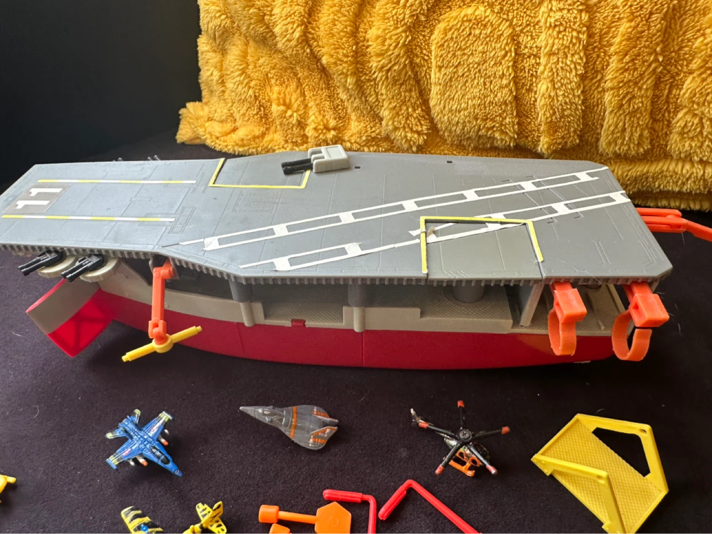 Vintage 1990 Micro Aircraft Carrier Jets Helicopters - photo 3