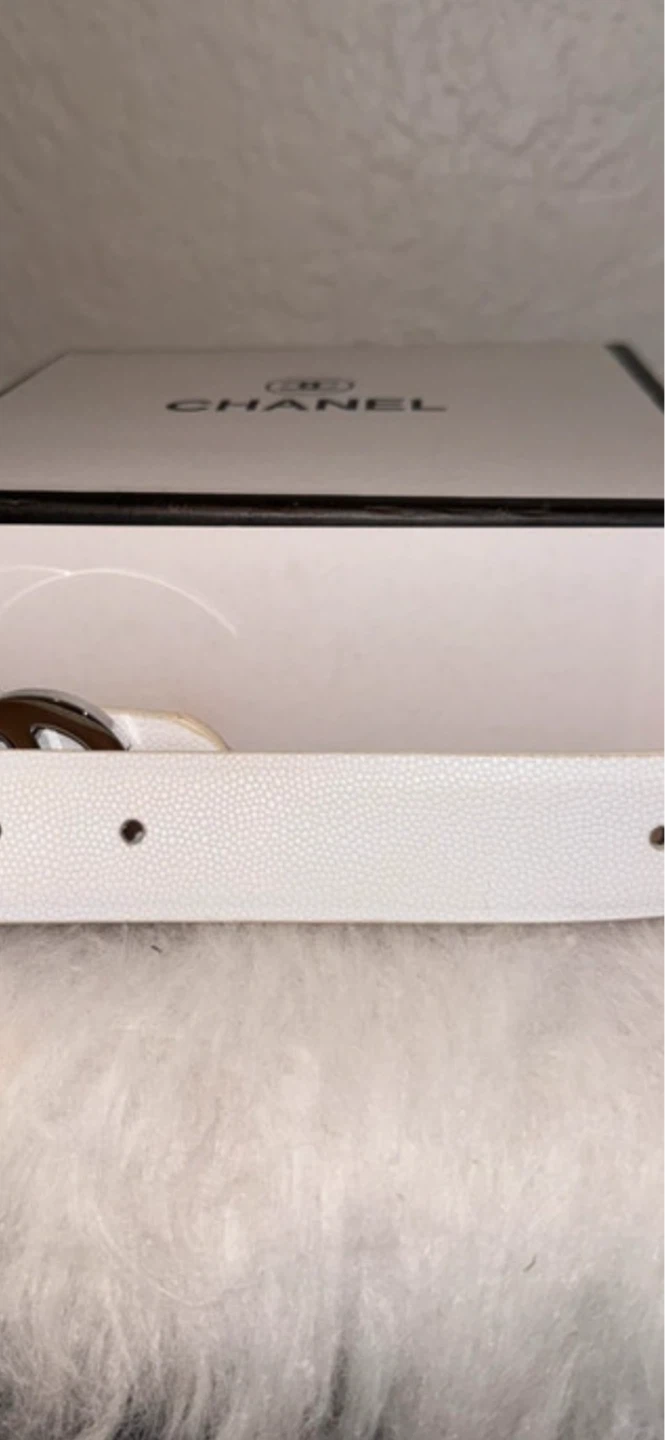 White Chanel Belt with CC Logo Buckle - photo 4