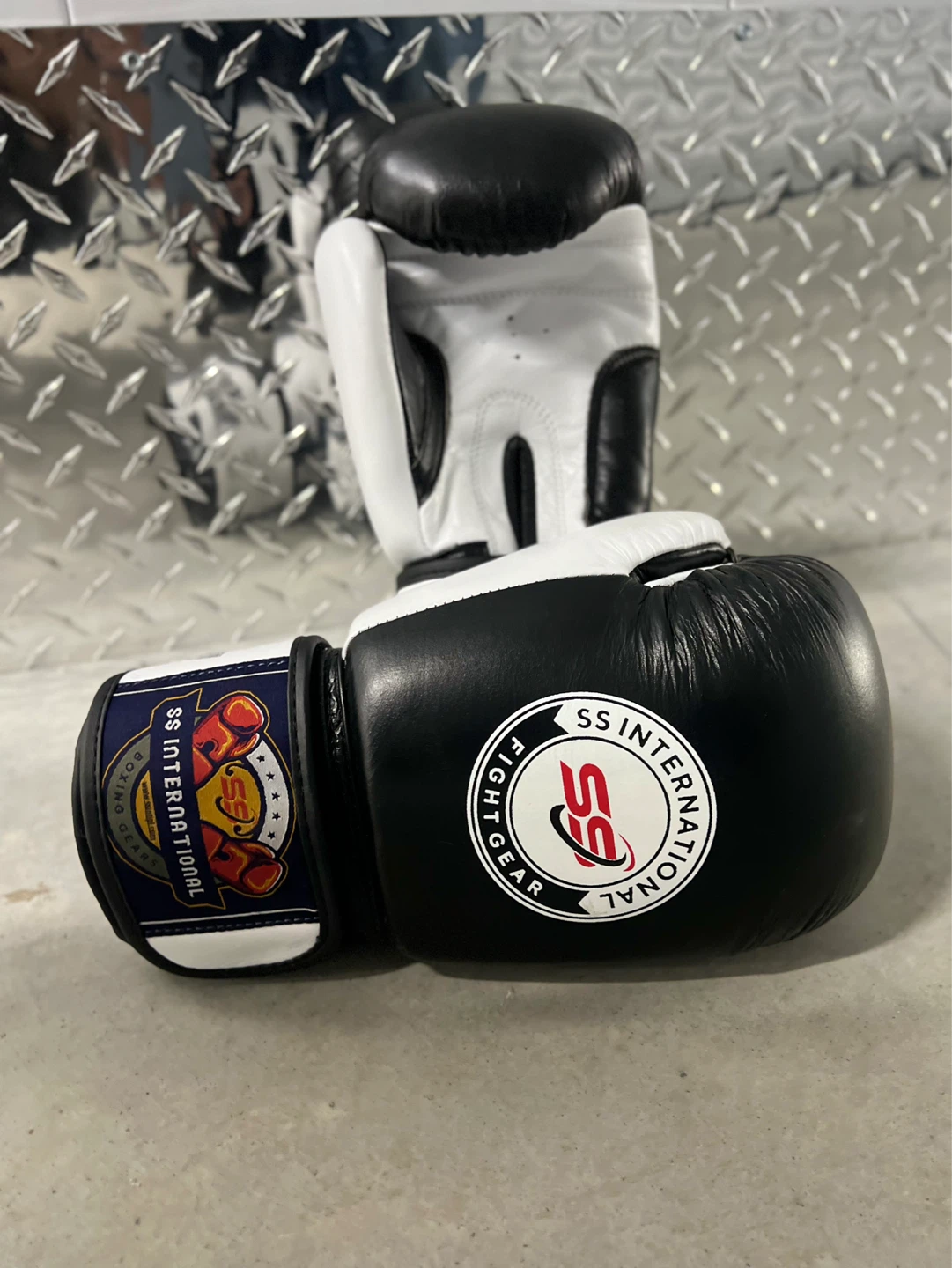 SS International Boxing Gloves