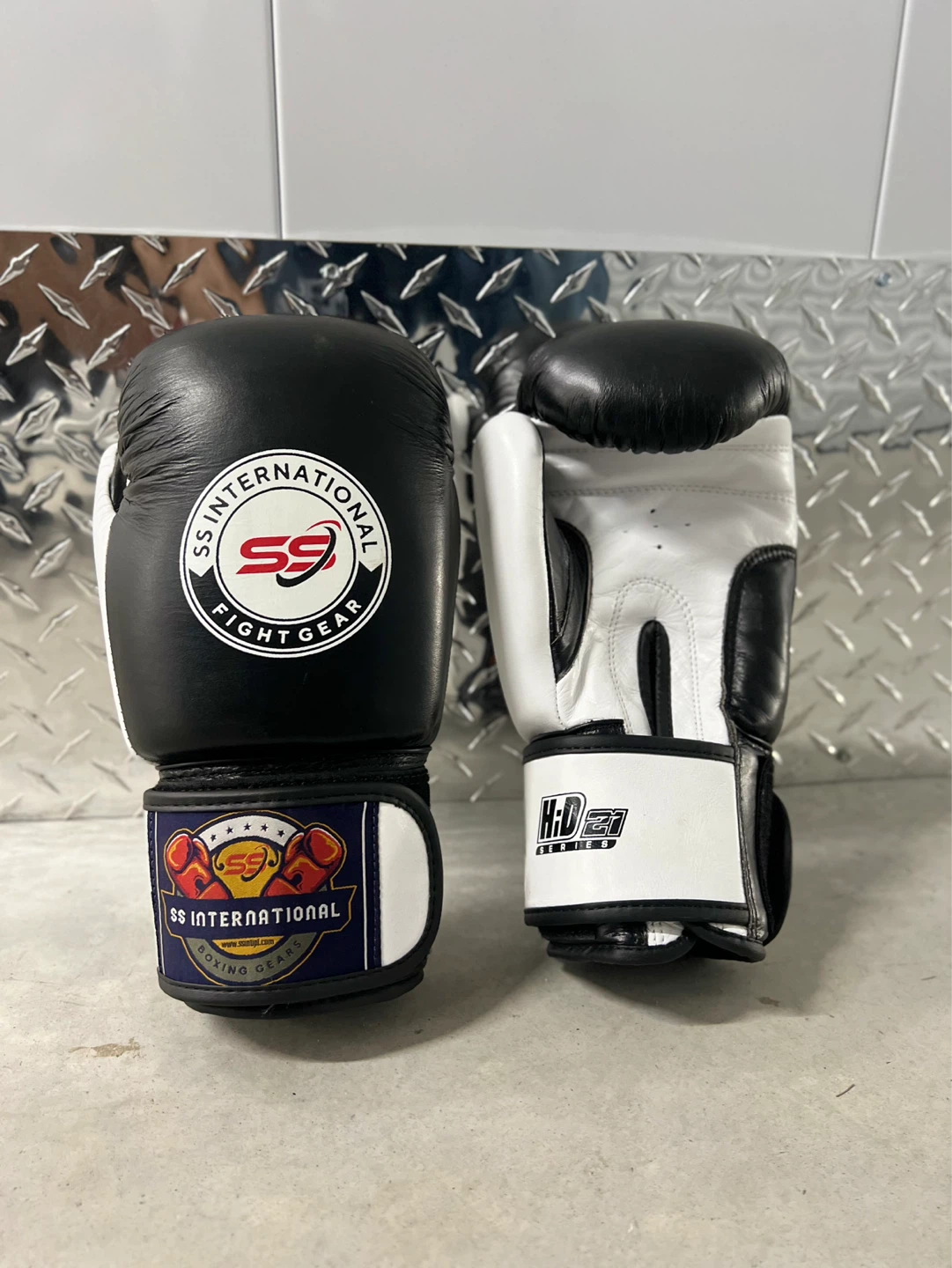 SS International Boxing Gloves - photo 3