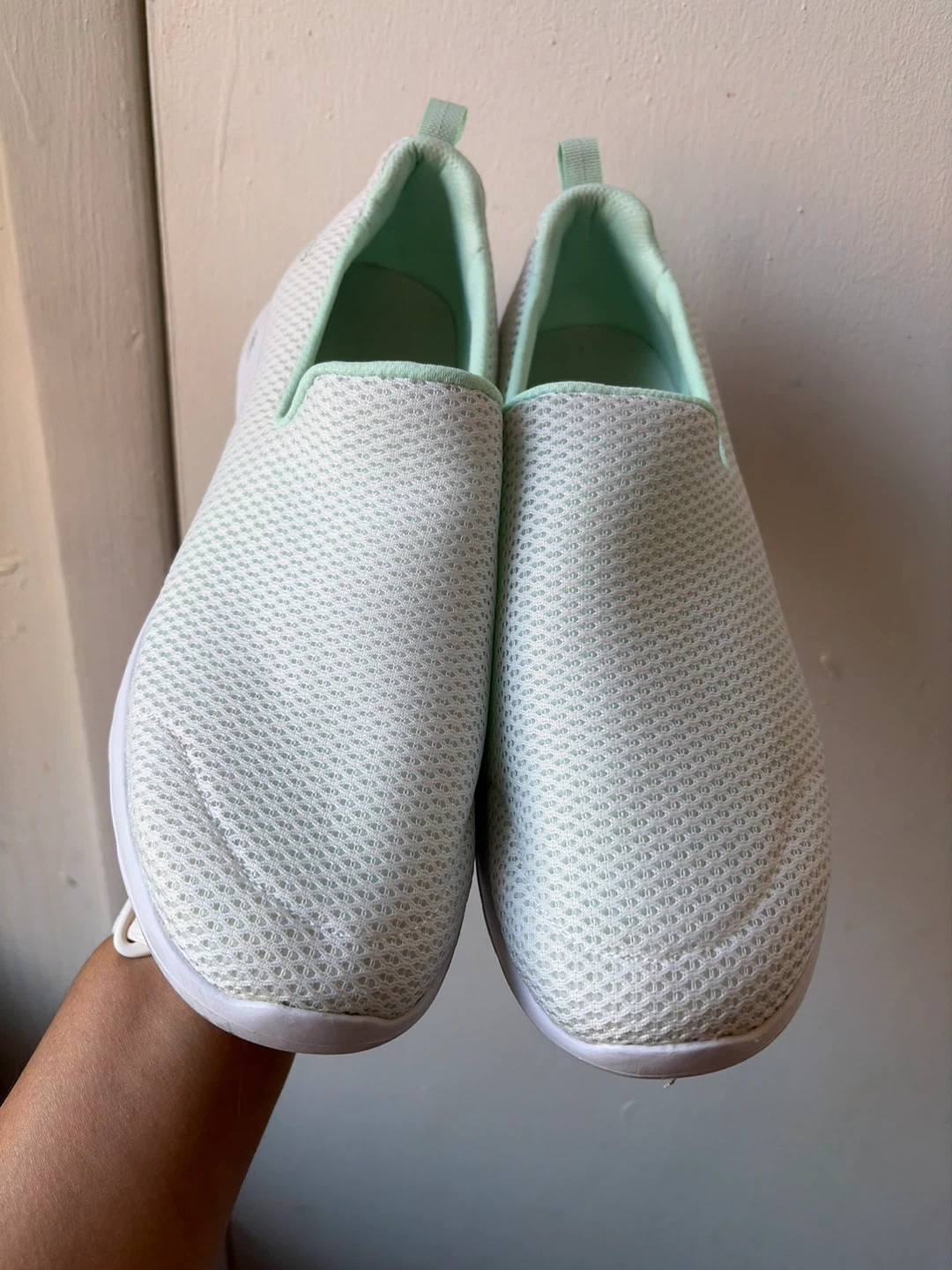 Skechers size 10