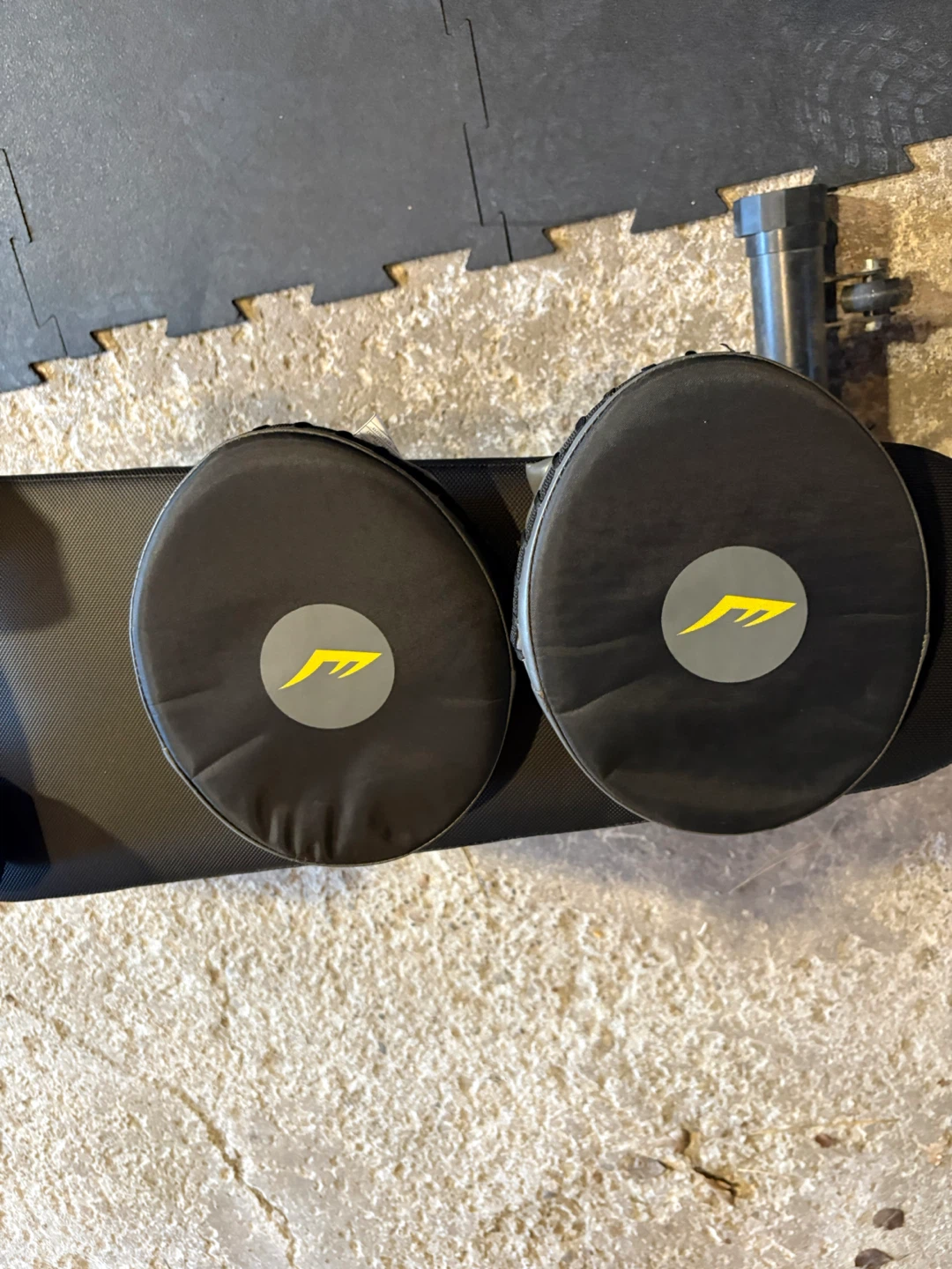 Everlast Punch Mitts - photo 2